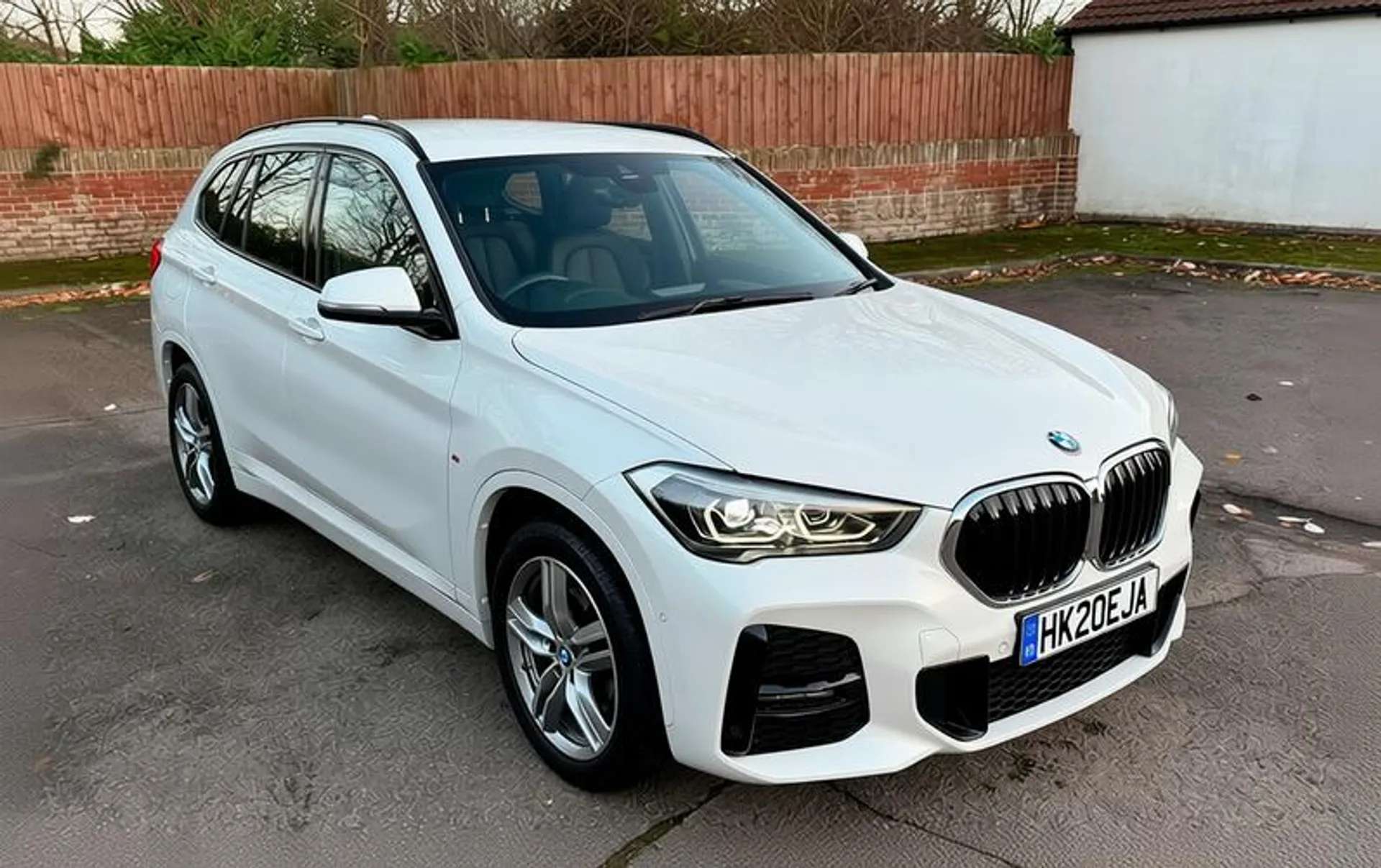 A 2020 BMW X1 sDrive 18i M Sport 5dr Step Auto [Real time traffic information, Park assist system, M aerodynamic body styling, Kidney grille with 14 chrome high glo A 2020 BMW X1 sDrive 18i M Sport 5dr Step Auto [Real time traffic information, Park assist system, M aerodynamic body styling, Kidney grille with 14 chrome high glo