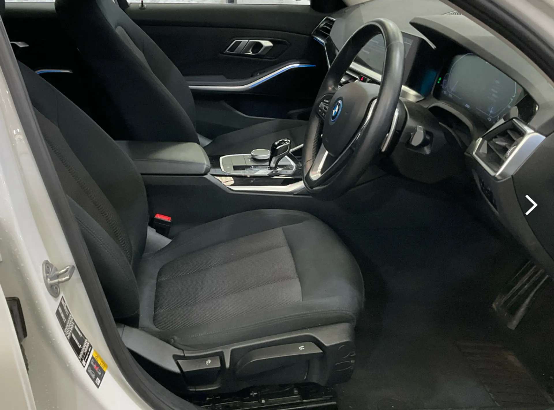 A 2022 BMW 3 SERIES 330e SE Pro 5dr Step Auto [ Personal Profile - automatic lock when driving away selectable , Auto start-stop , Connected pack professional , 17" V spo A 2022 BMW 3 SERIES 330e SE Pro 5dr Step Auto [ Personal Profile - automatic lock when driving away selectable , Auto start-stop , Connected pack professional , 17" V spo