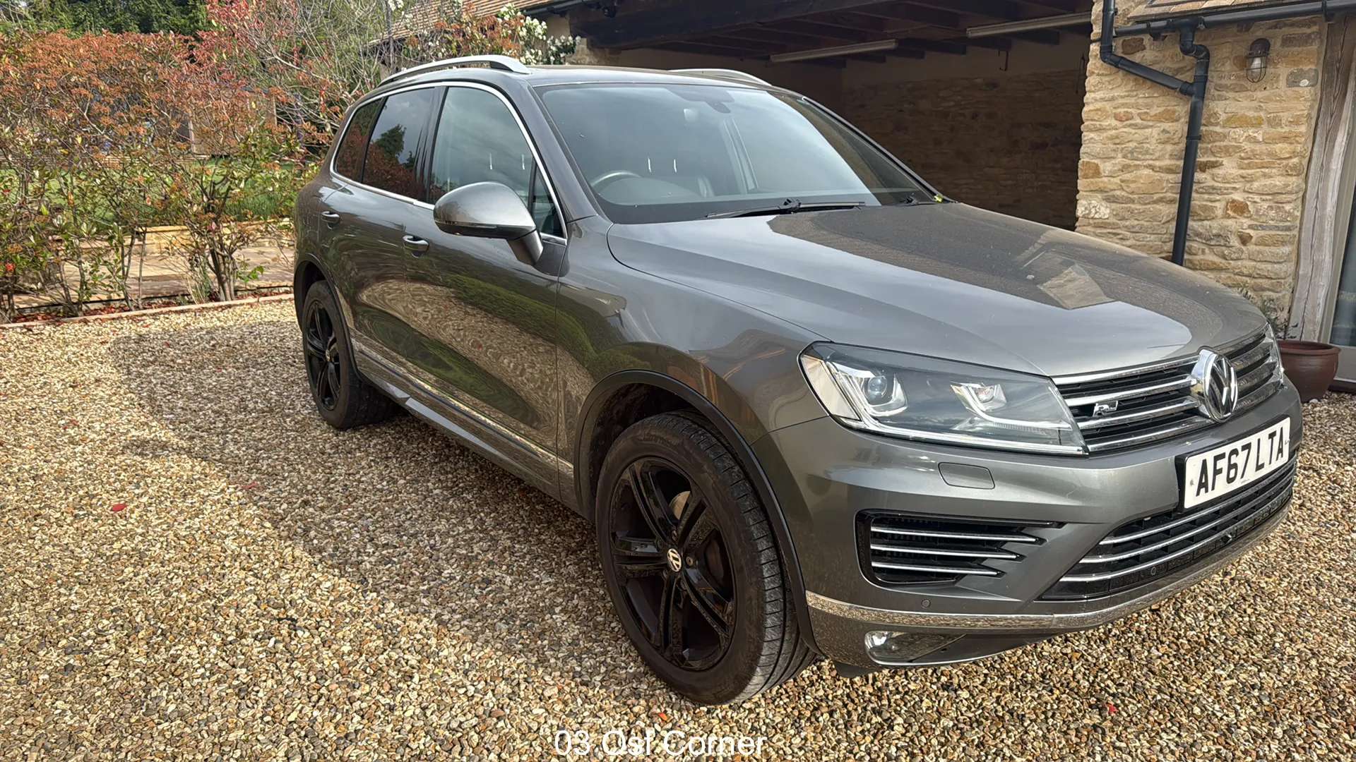 A 2017 VOLKSWAGEN TOUAREG 3.0 V6 TDI BMT 262 R-Line Plus 5dr Tip Auto [Panorama Electric Glass Sunroof, Swivelling Towbar, 20" Mallory Black Alloys, Privacy Glass, Electric Tai A 2017 VOLKSWAGEN TOUAREG 3.0 V6 TDI BMT 262 R-Line Plus 5dr Tip Auto [Panorama Electric Glass Sunroof, Swivelling Towbar, 20" Mallory Black Alloys, Privacy Glass, Electric Tai