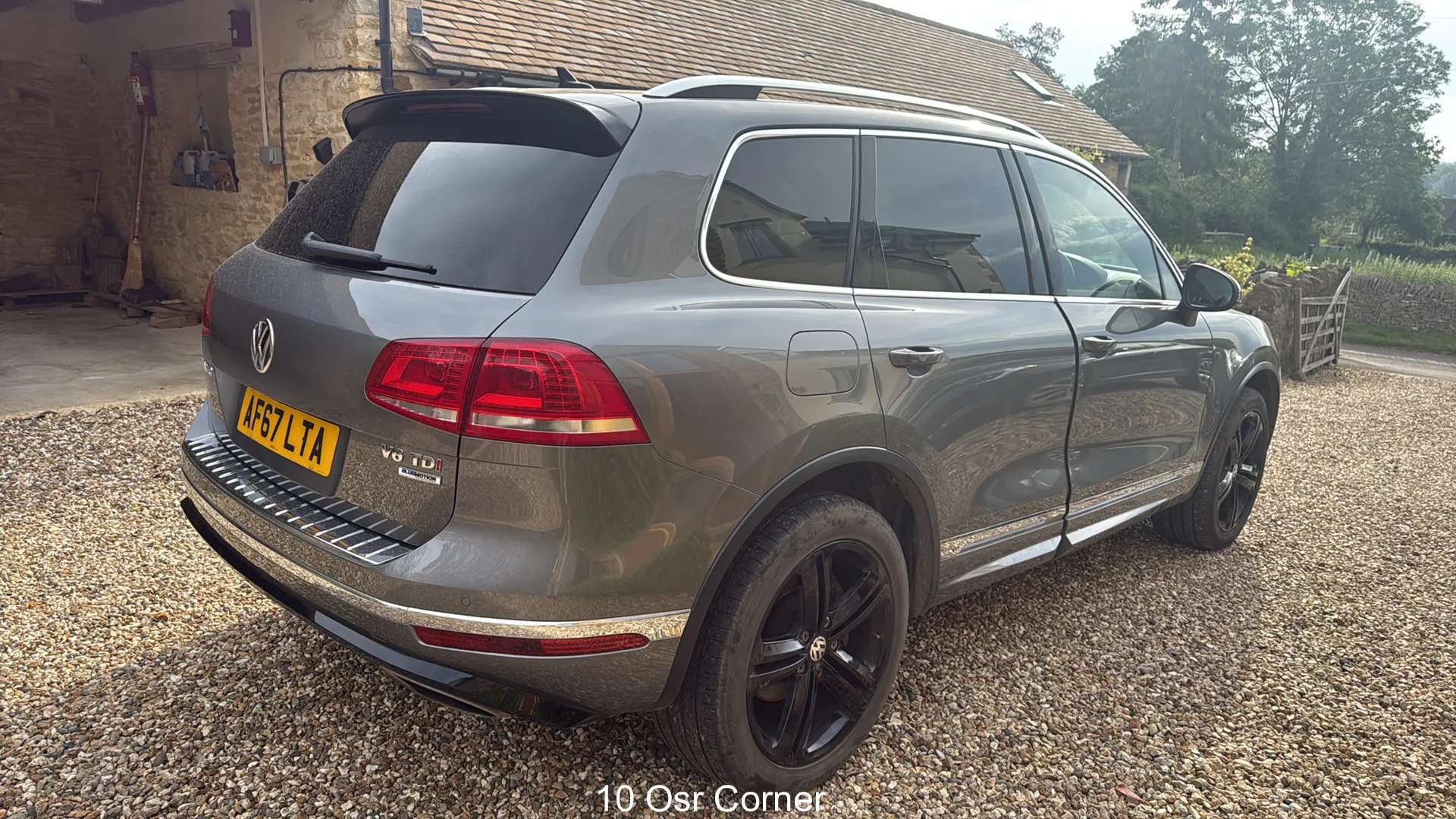 A 2017 VOLKSWAGEN TOUAREG 3.0 V6 TDI BMT 262 R-Line Plus 5dr Tip Auto [Panorama Electric Glass Sunroof, Swivelling Towbar, 20" Mallory Black Alloys, Privacy Glass, Electric Tai A 2017 VOLKSWAGEN TOUAREG 3.0 V6 TDI BMT 262 R-Line Plus 5dr Tip Auto [Panorama Electric Glass Sunroof, Swivelling Towbar, 20" Mallory Black Alloys, Privacy Glass, Electric Tai