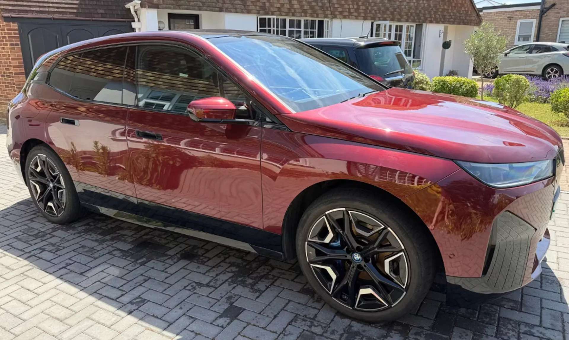 A 2022 BMW IX 240kW xDrive40 M Sport Edition 76.6kWh 5dr Auto [Front Electric Seats With Massage, Parking Camera, Expanded Exterior Mirror Pack, Driving Assistant P A 2022 BMW IX 240kW xDrive40 M Sport Edition 76.6kWh 5dr Auto [Front Electric Seats With Massage, Parking Camera, Expanded Exterior Mirror Pack, Driving Assistant P