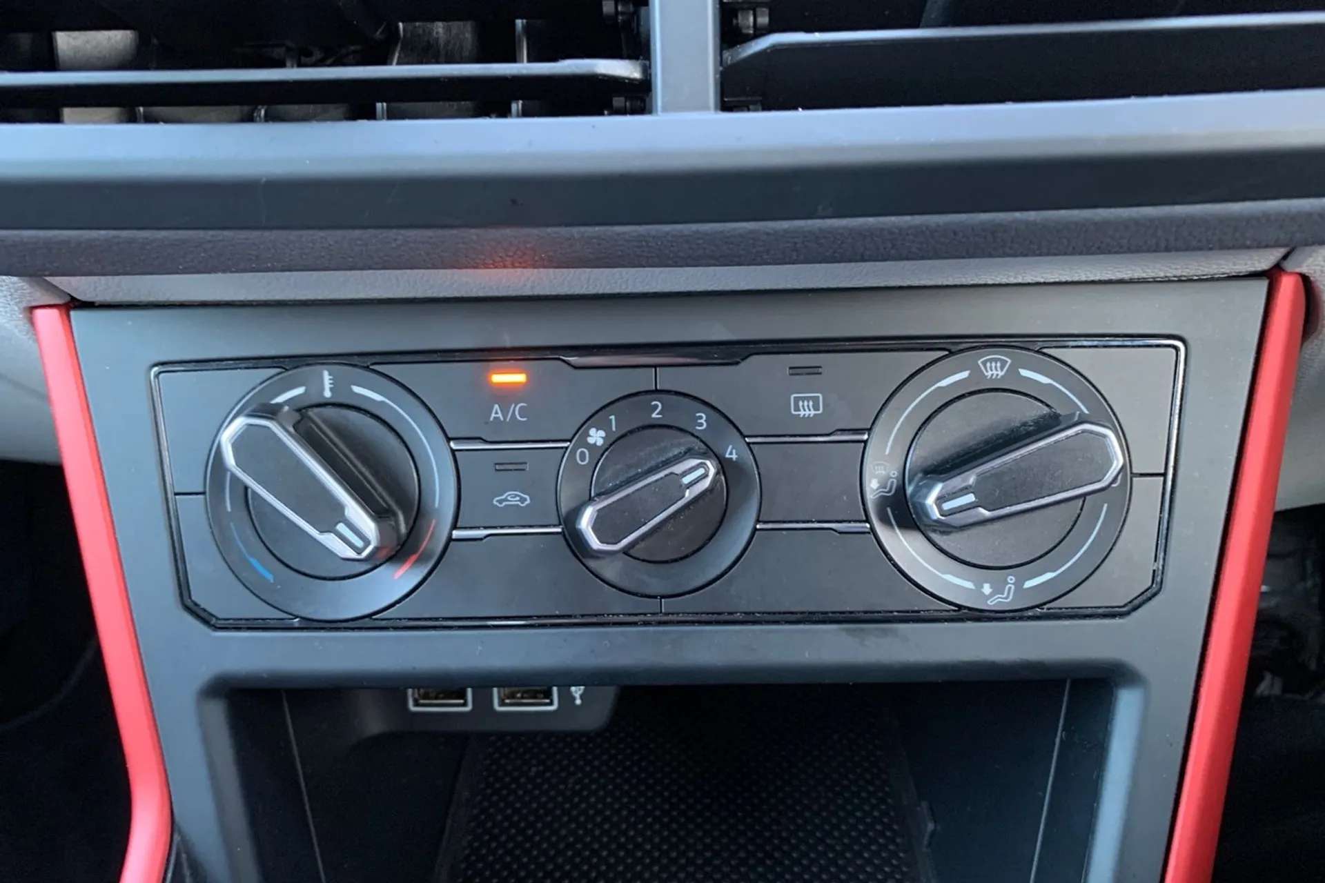 2019 VOLKSWAGEN POLO 2019 VOLKSWAGEN POLO