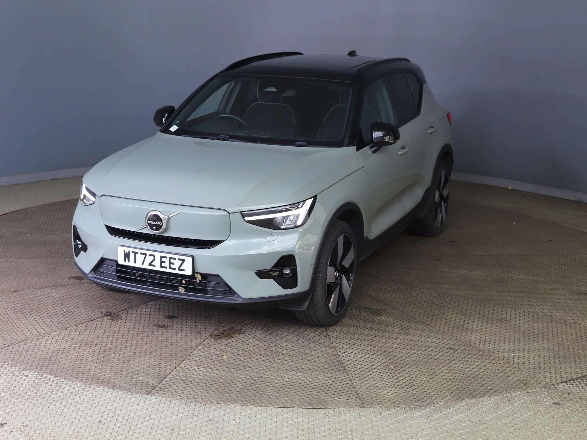 2022 VOLVO XC40 2022 VOLVO XC40
