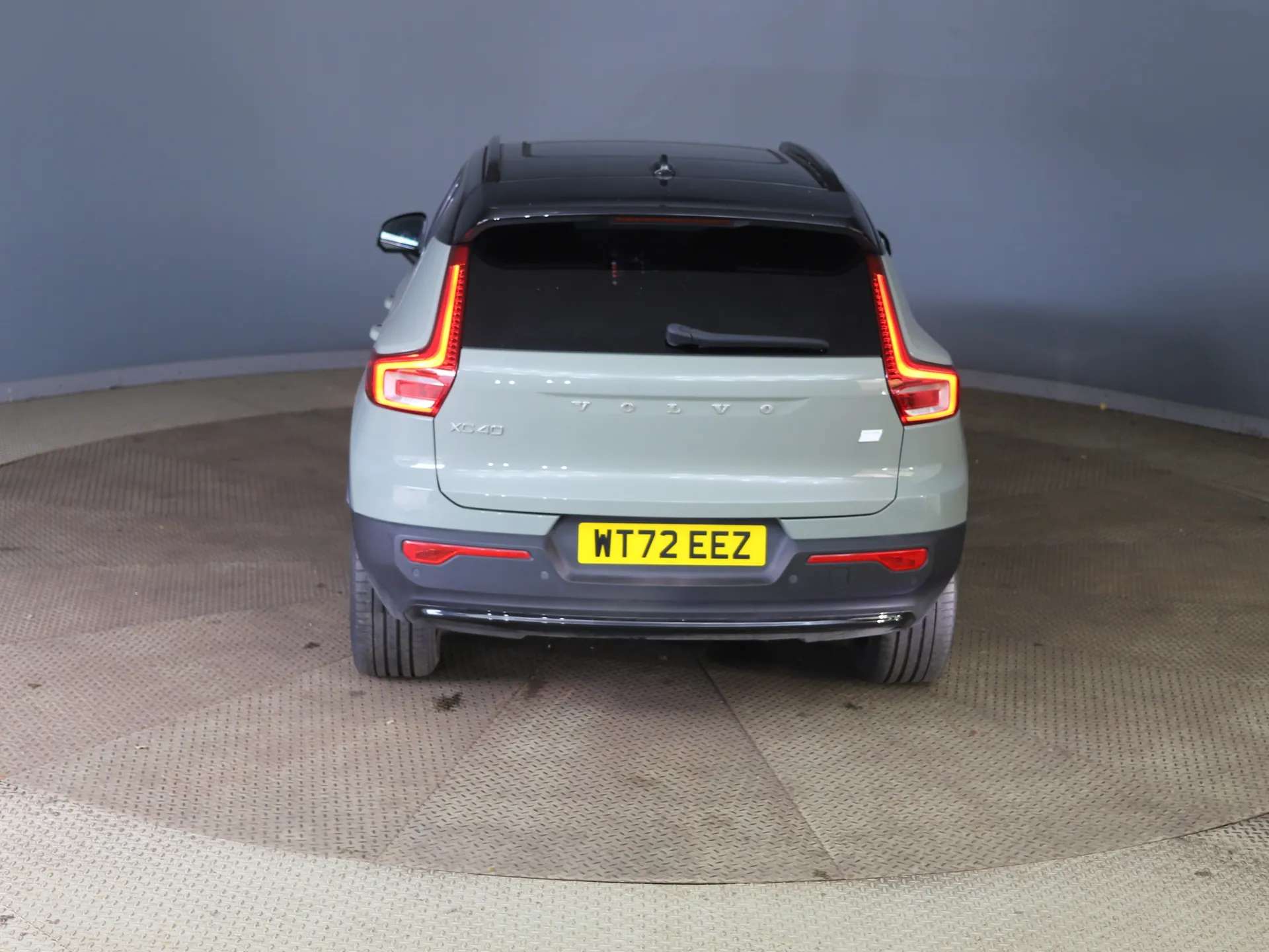 2022 VOLVO XC40 2022 VOLVO XC40