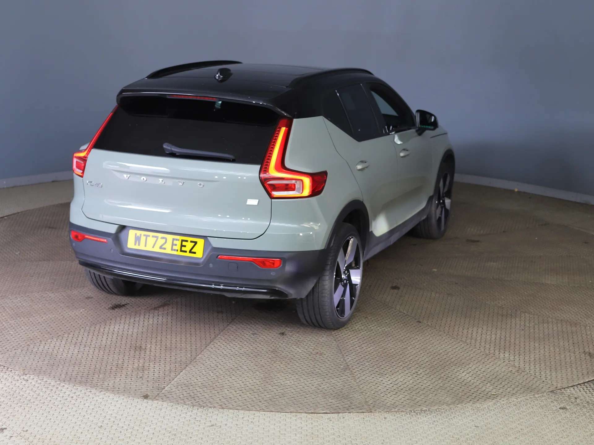 2022 VOLVO XC40 2022 VOLVO XC40