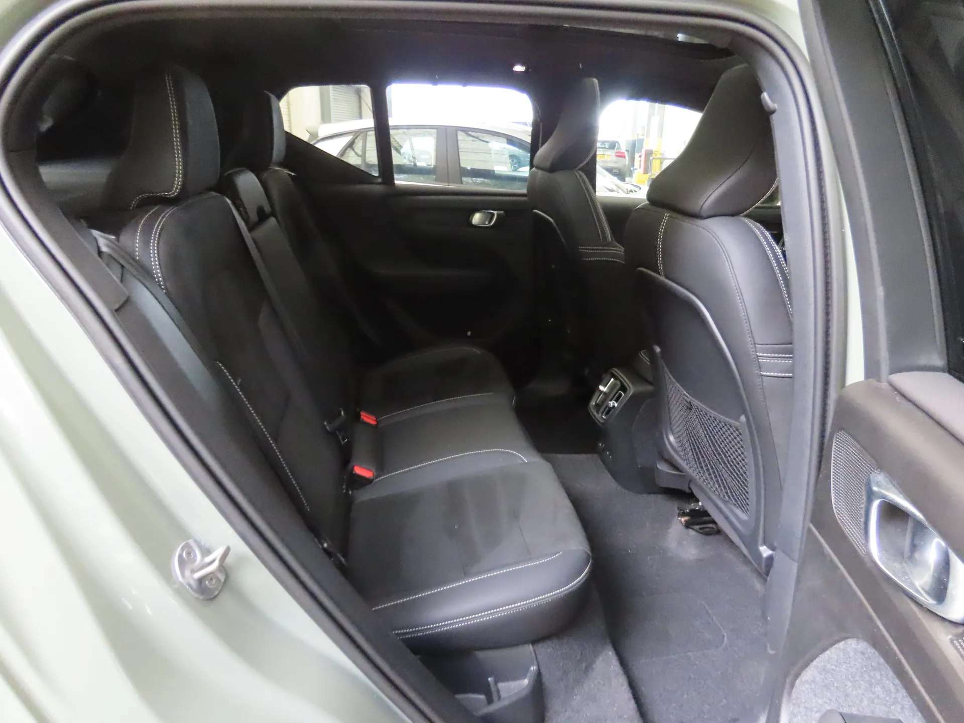 2022 VOLVO XC40 2022 VOLVO XC40