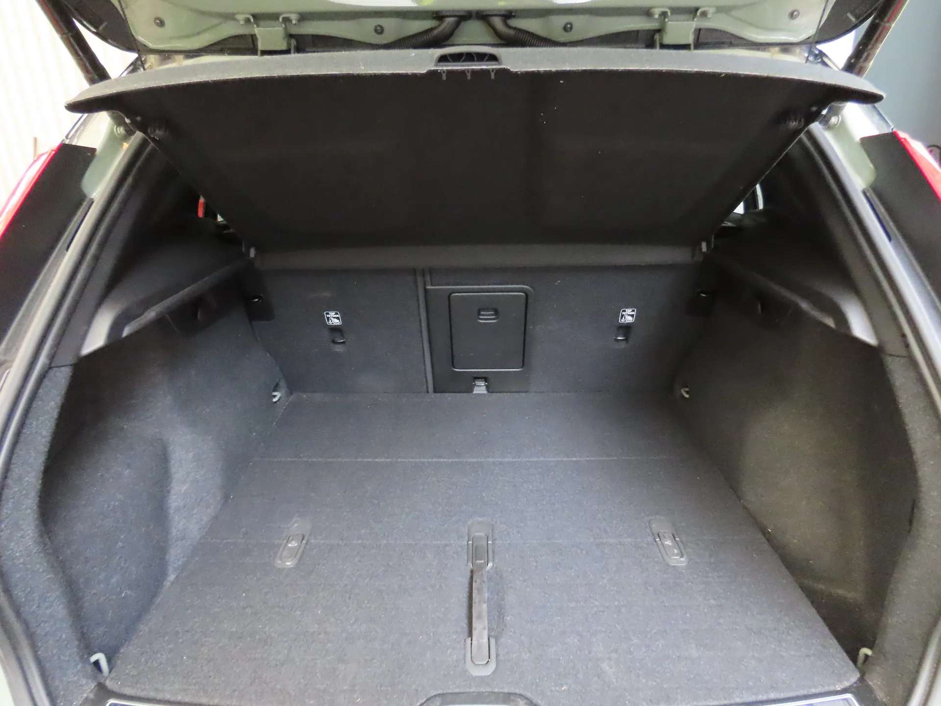2022 VOLVO XC40 2022 VOLVO XC40