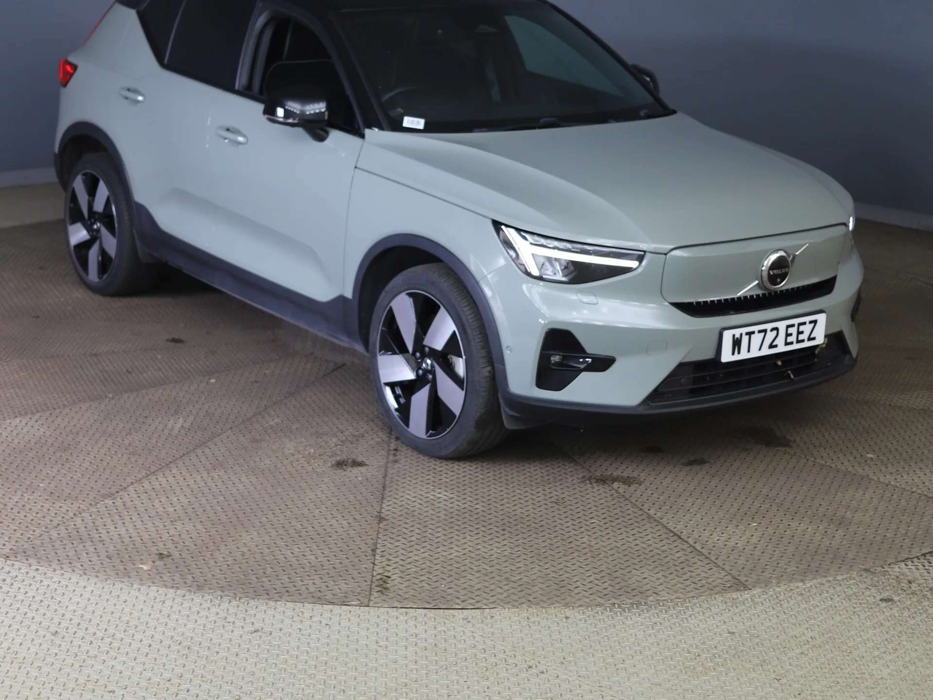 2022 VOLVO XC40 2022 VOLVO XC40