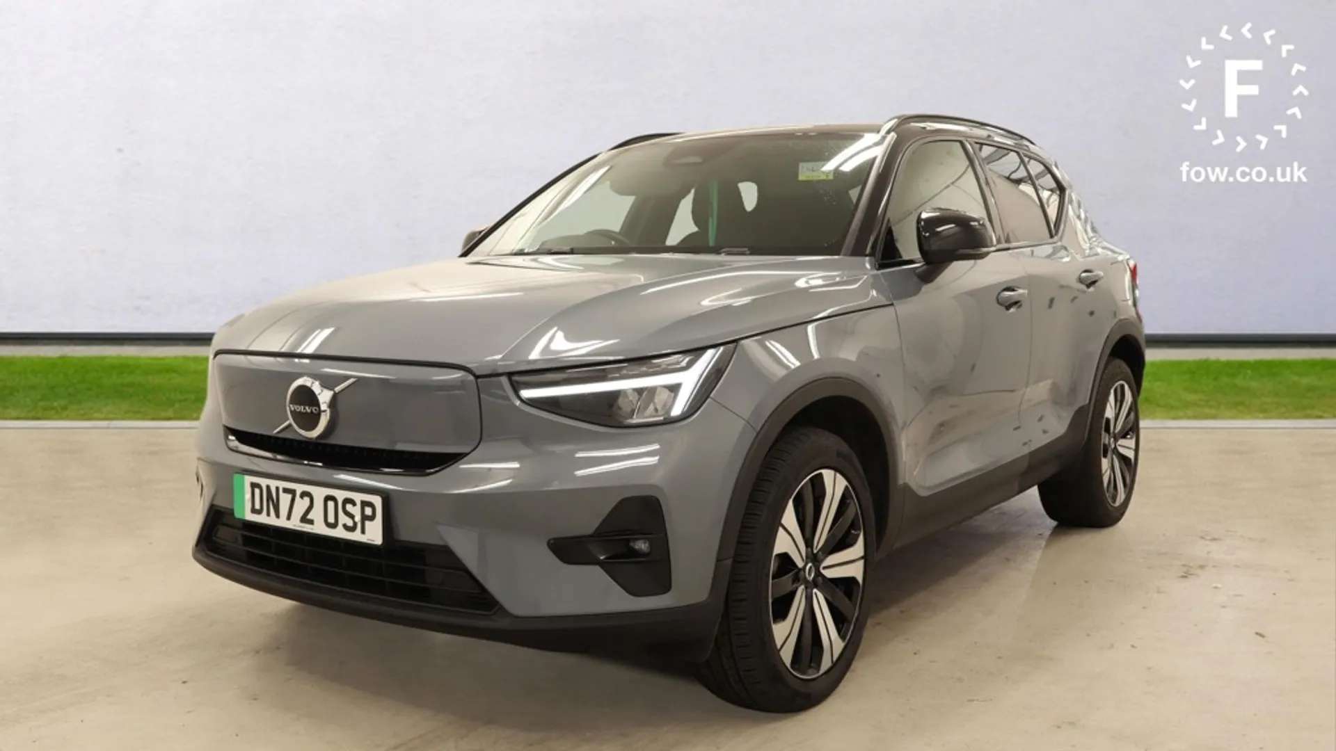 2023 VOLVO XC40 2023 VOLVO XC40