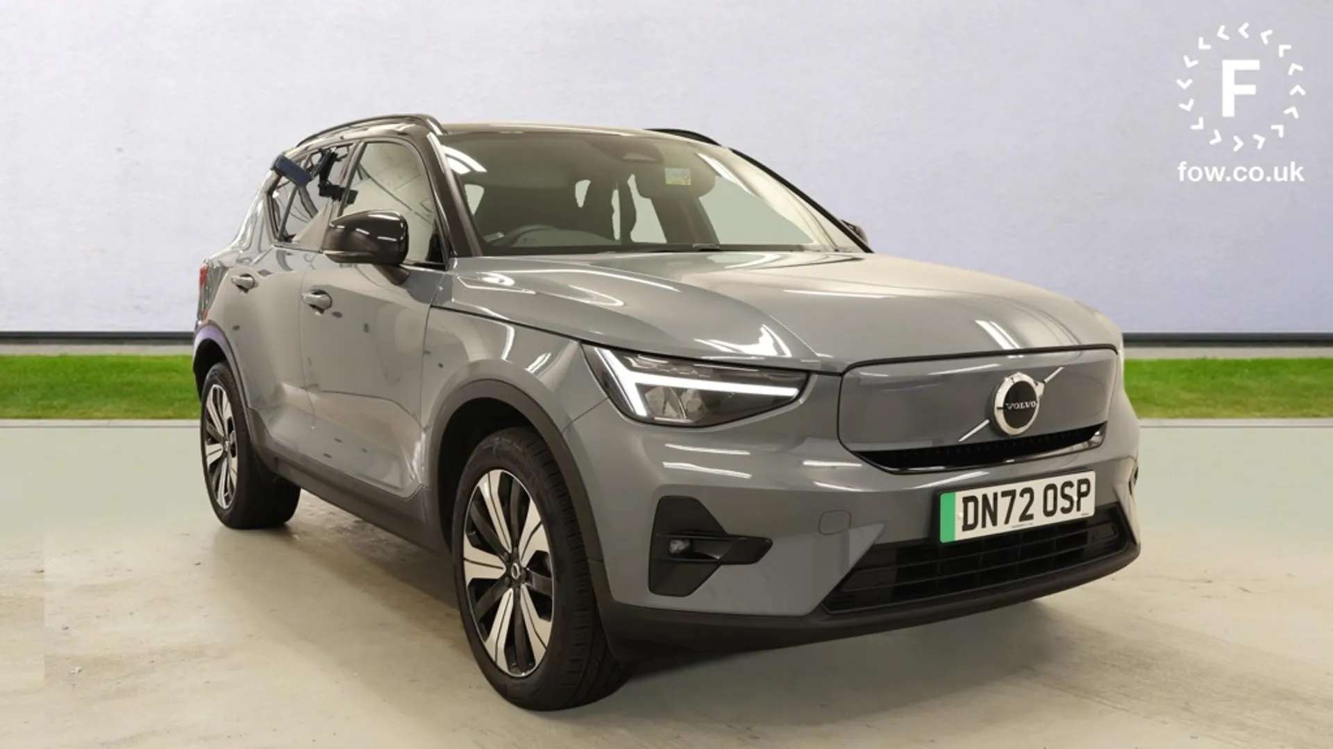 2023 VOLVO XC40 2023 VOLVO XC40