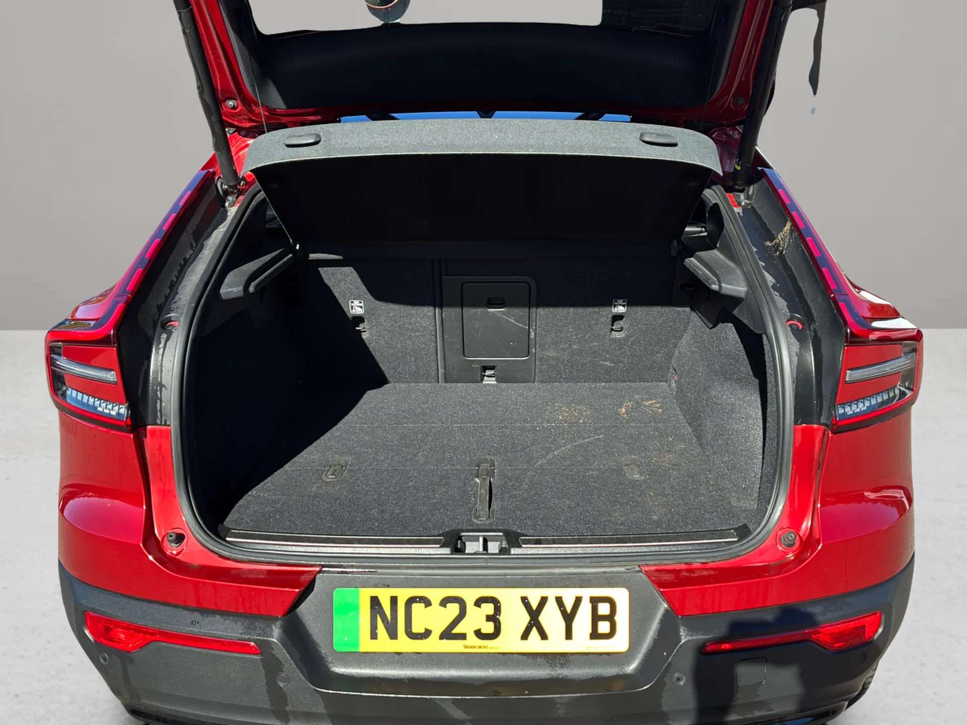 2023 VOLVO C40 2023 VOLVO C40