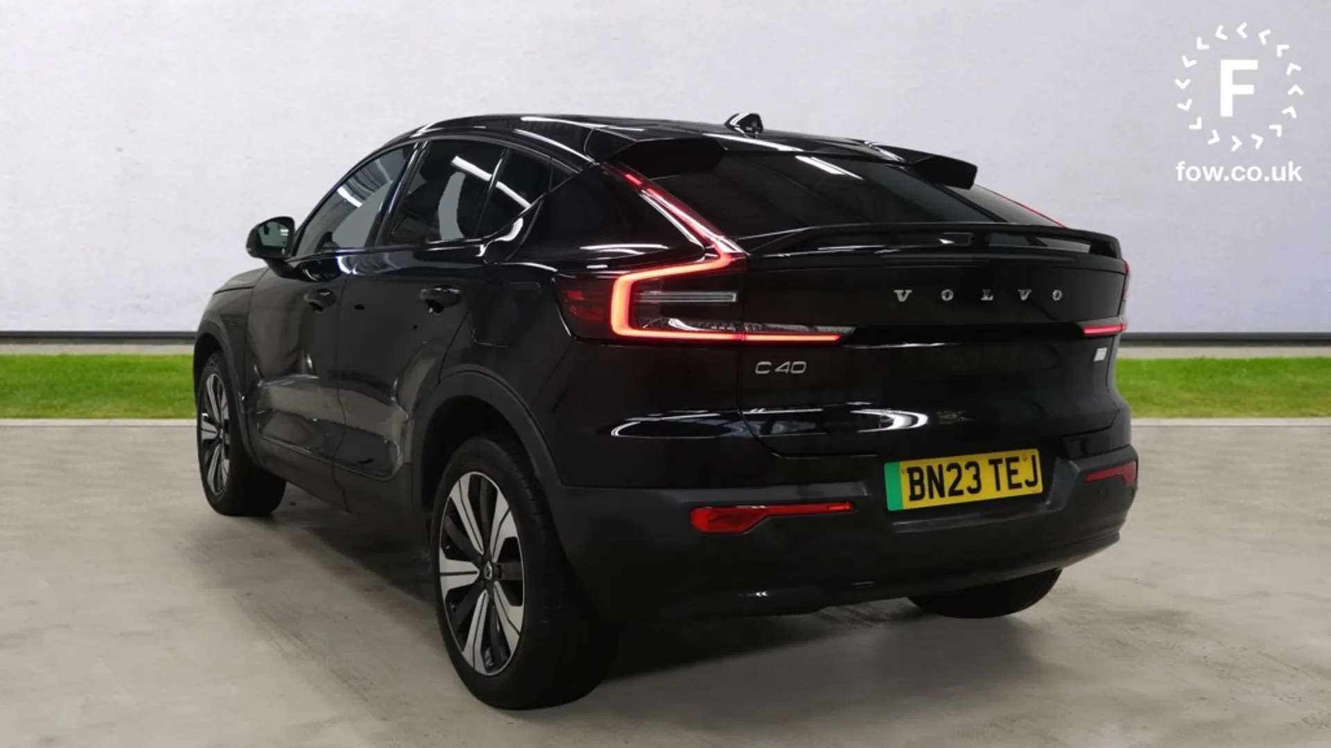 2023 VOLVO C40 2023 VOLVO C40
