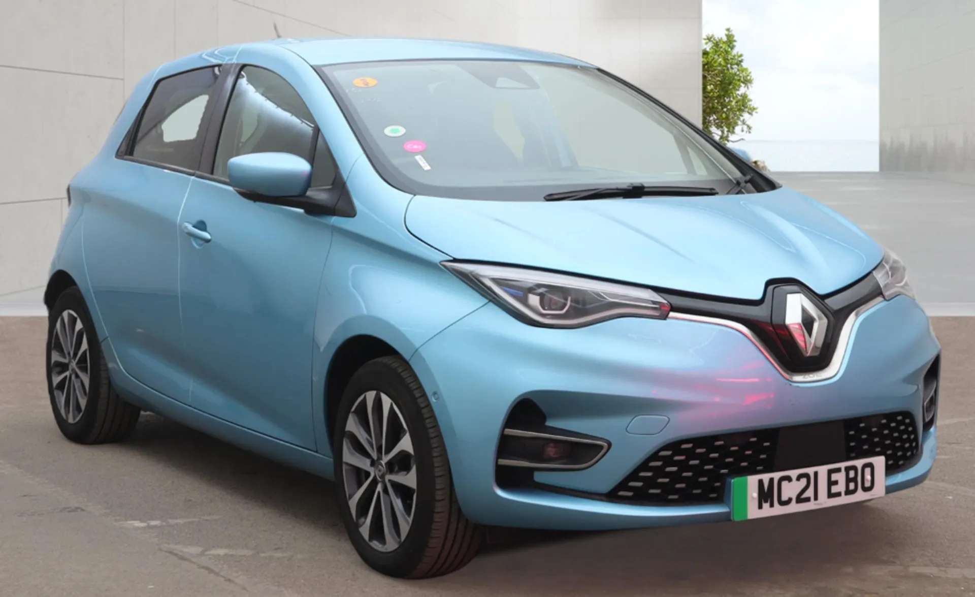 A 2021 RENAULT ZOE 100kW GT Line R135 50kWh Rapid Charge 5dr Auto [ Rear view parking camera , Front and rear parking sensors , Hands free Renault card , Automatic emerg A 2021 RENAULT ZOE 100kW GT Line R135 50kWh Rapid Charge 5dr Auto [ Rear view parking camera , Front and rear parking sensors , Hands free Renault card , Automatic emerg