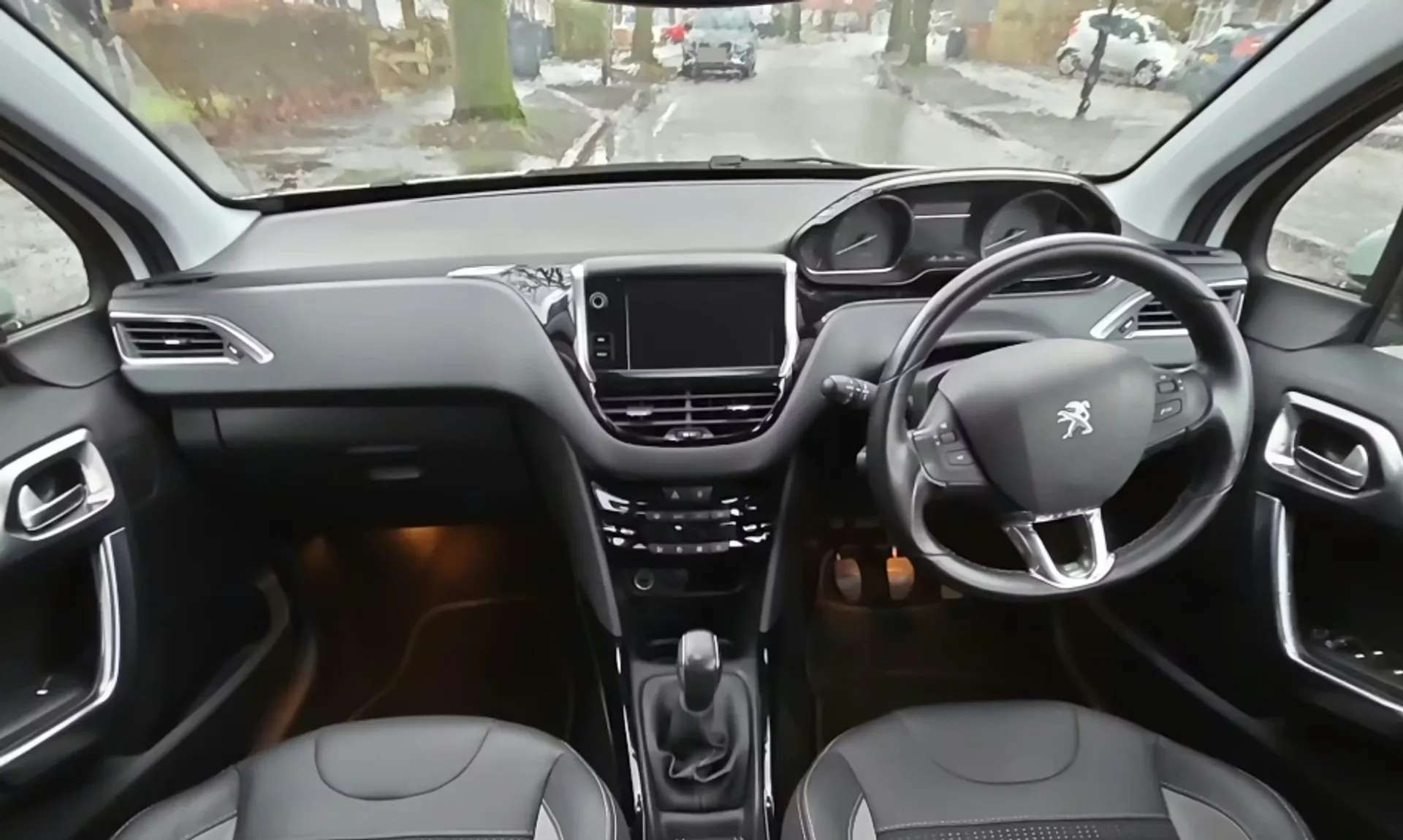2017 PEUGEOT 2008 2017 PEUGEOT 2008