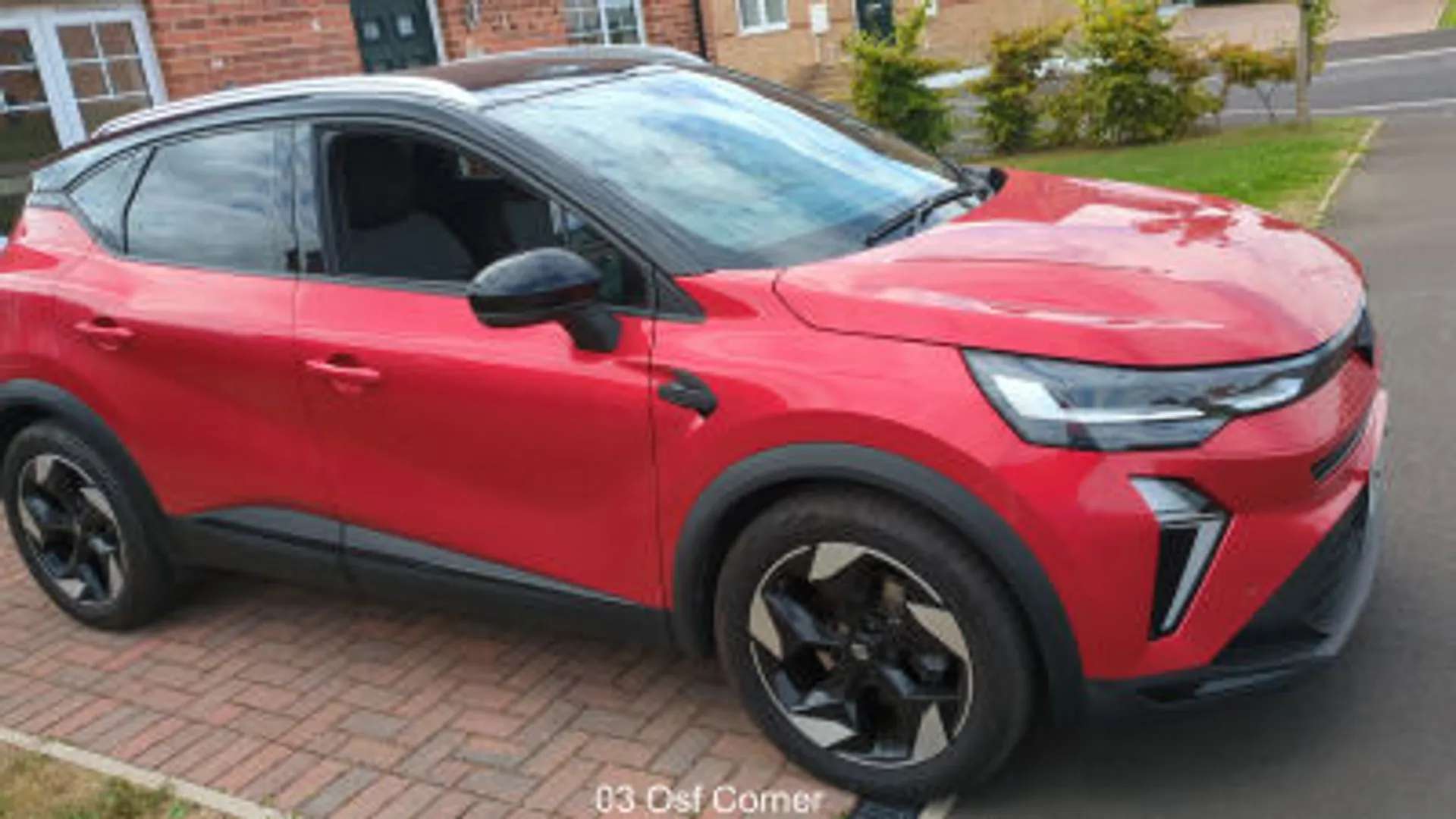 A 2025 RENAULT CAPTUR 1.6 E-Tech Full Hybrid 145 Techno 5dr Auto [Traffic sign recognition, 18" Black hole alloy wheels, Automatic climate control with one touch demist fun A 2025 RENAULT CAPTUR 1.6 E-Tech Full Hybrid 145 Techno 5dr Auto [Traffic sign recognition, 18" Black hole alloy wheels, Automatic climate control with one touch demist fun