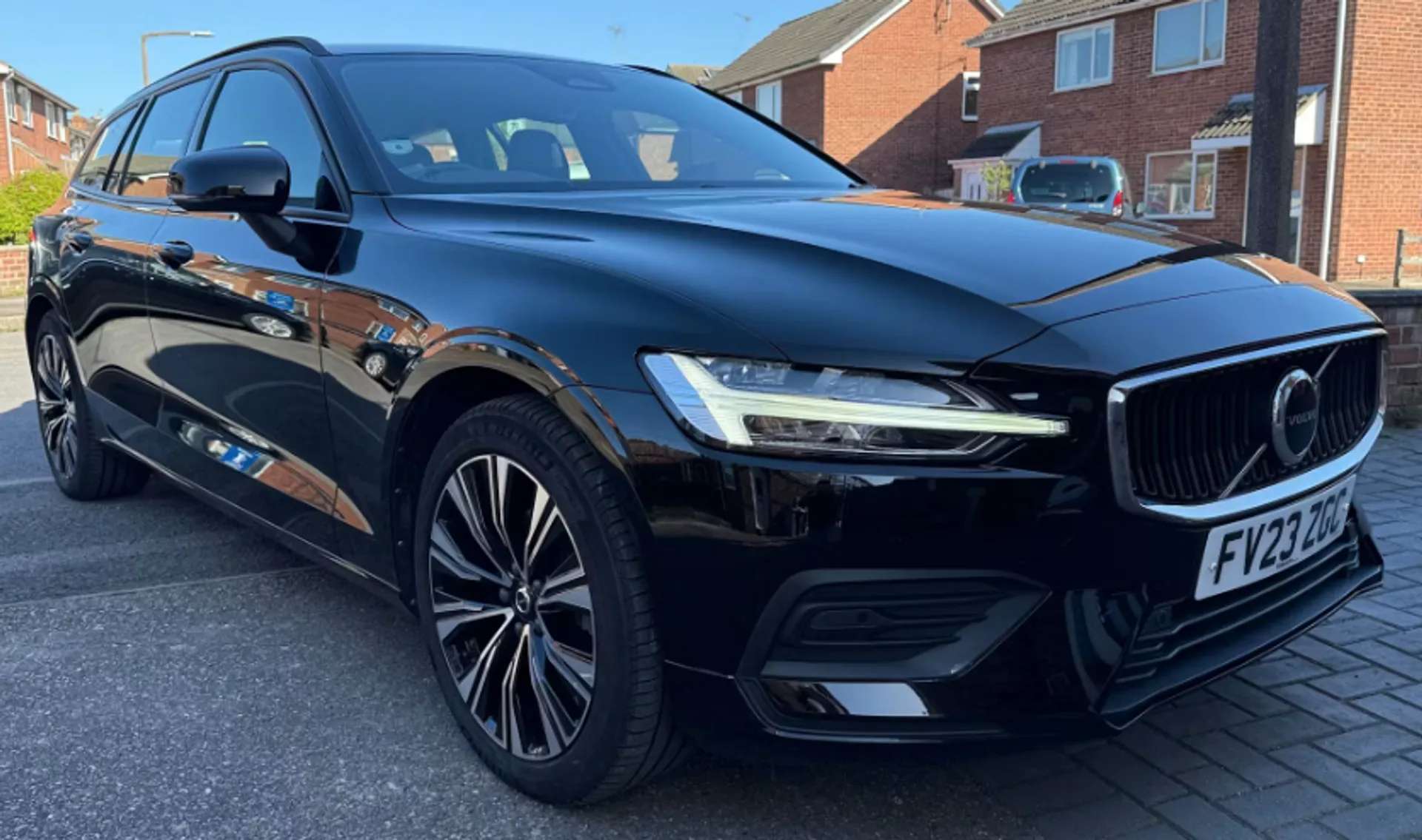 2023 VOLVO V60 2023 VOLVO V60
