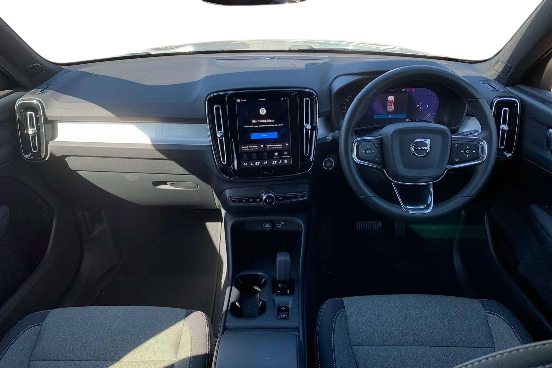 2023 VOLVO XC40 2023 VOLVO XC40