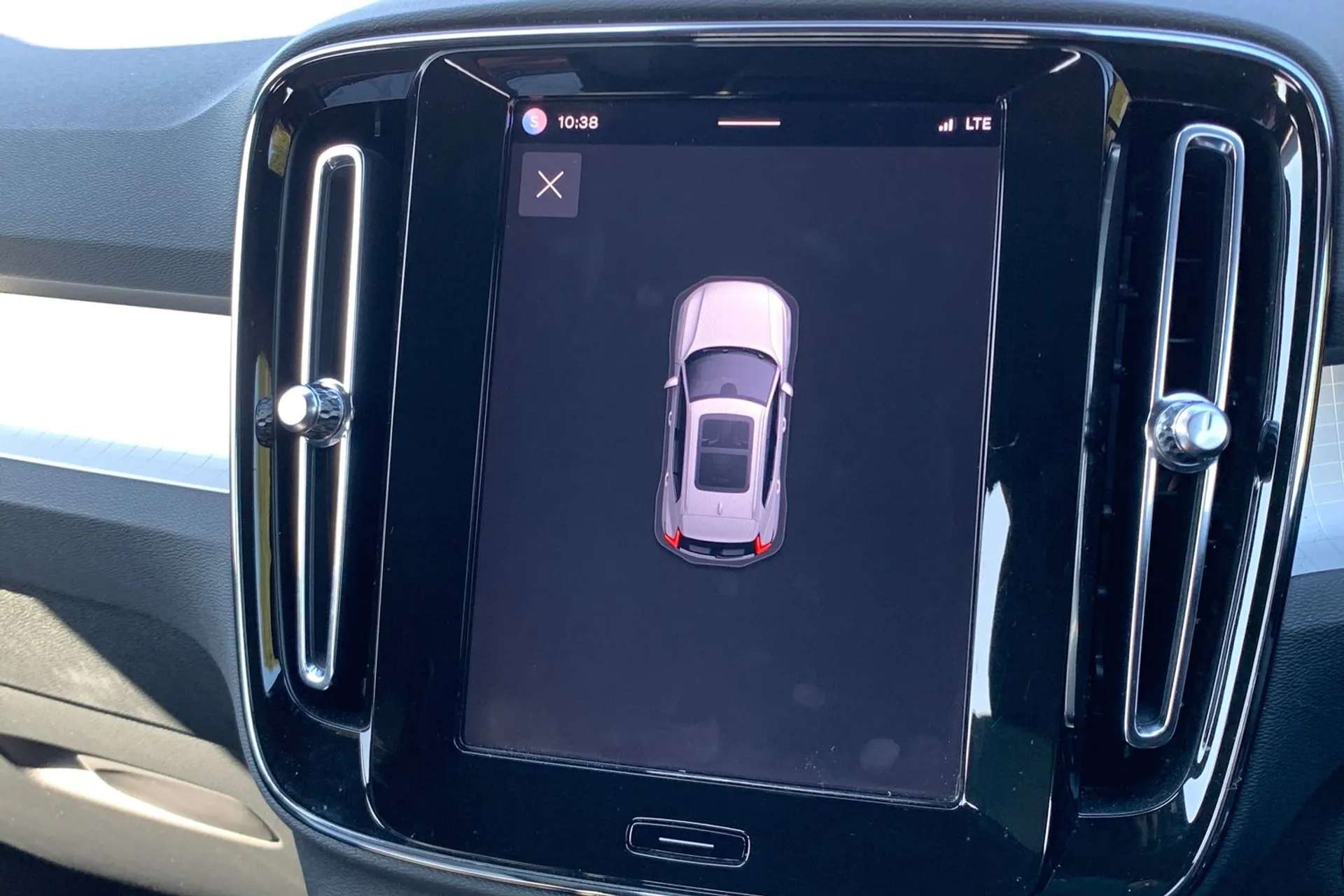 2023 VOLVO XC40 2023 VOLVO XC40