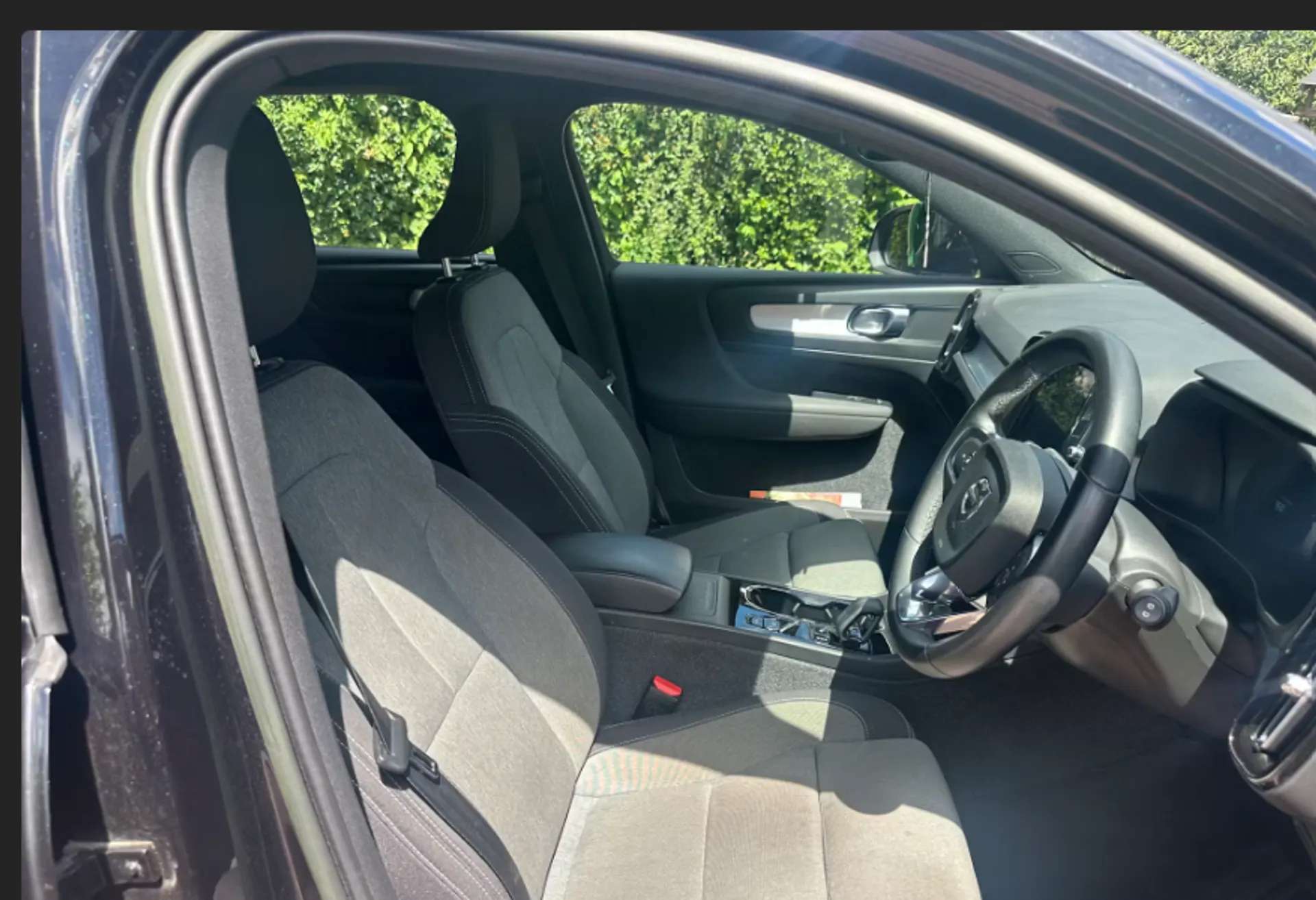 2023 VOLVO XC40 2023 VOLVO XC40