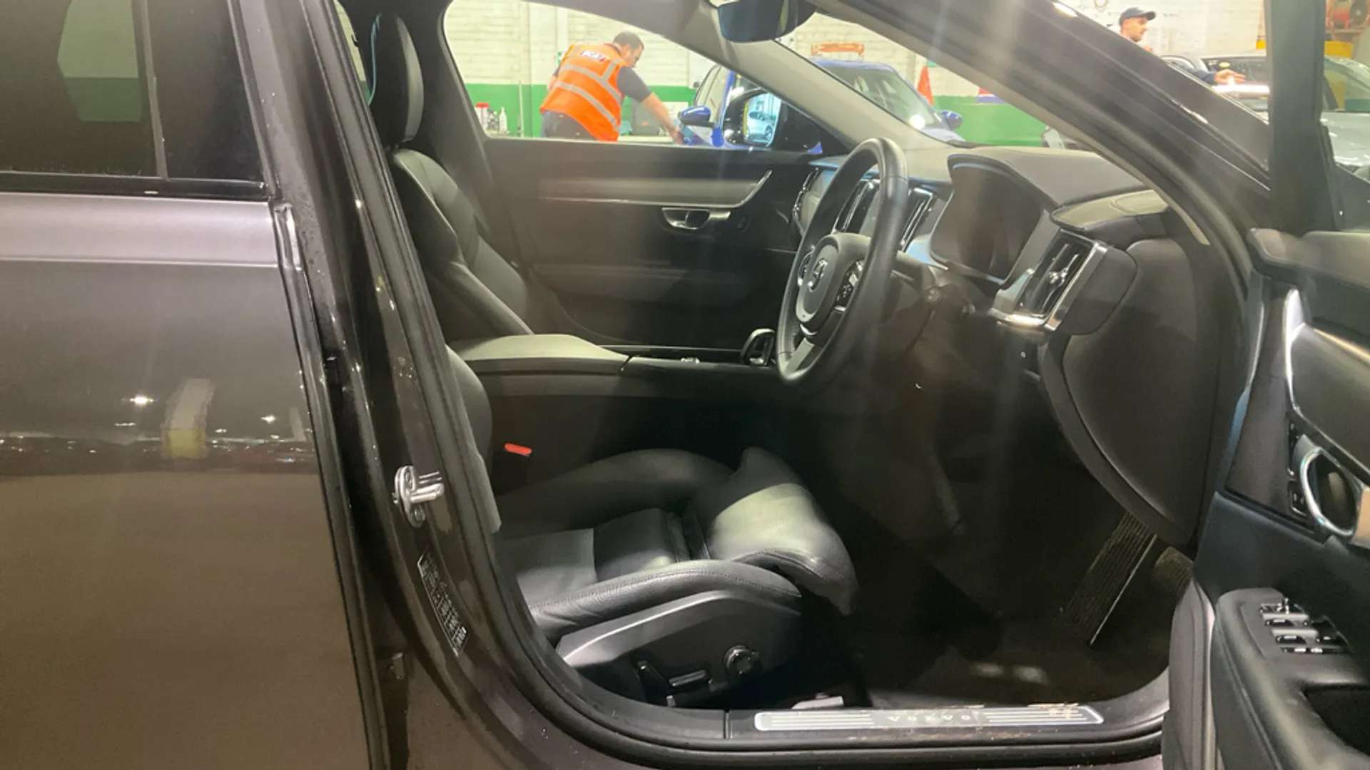 2023 VOLVO V90 2023 VOLVO V90