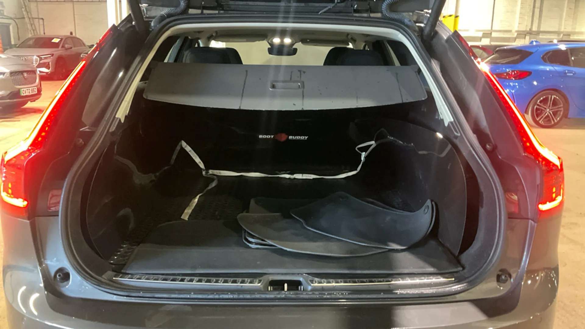 2023 VOLVO V90 2023 VOLVO V90