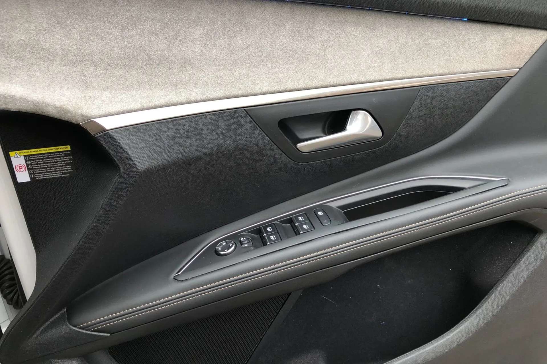 2021 PEUGEOT 5008 2021 PEUGEOT 5008