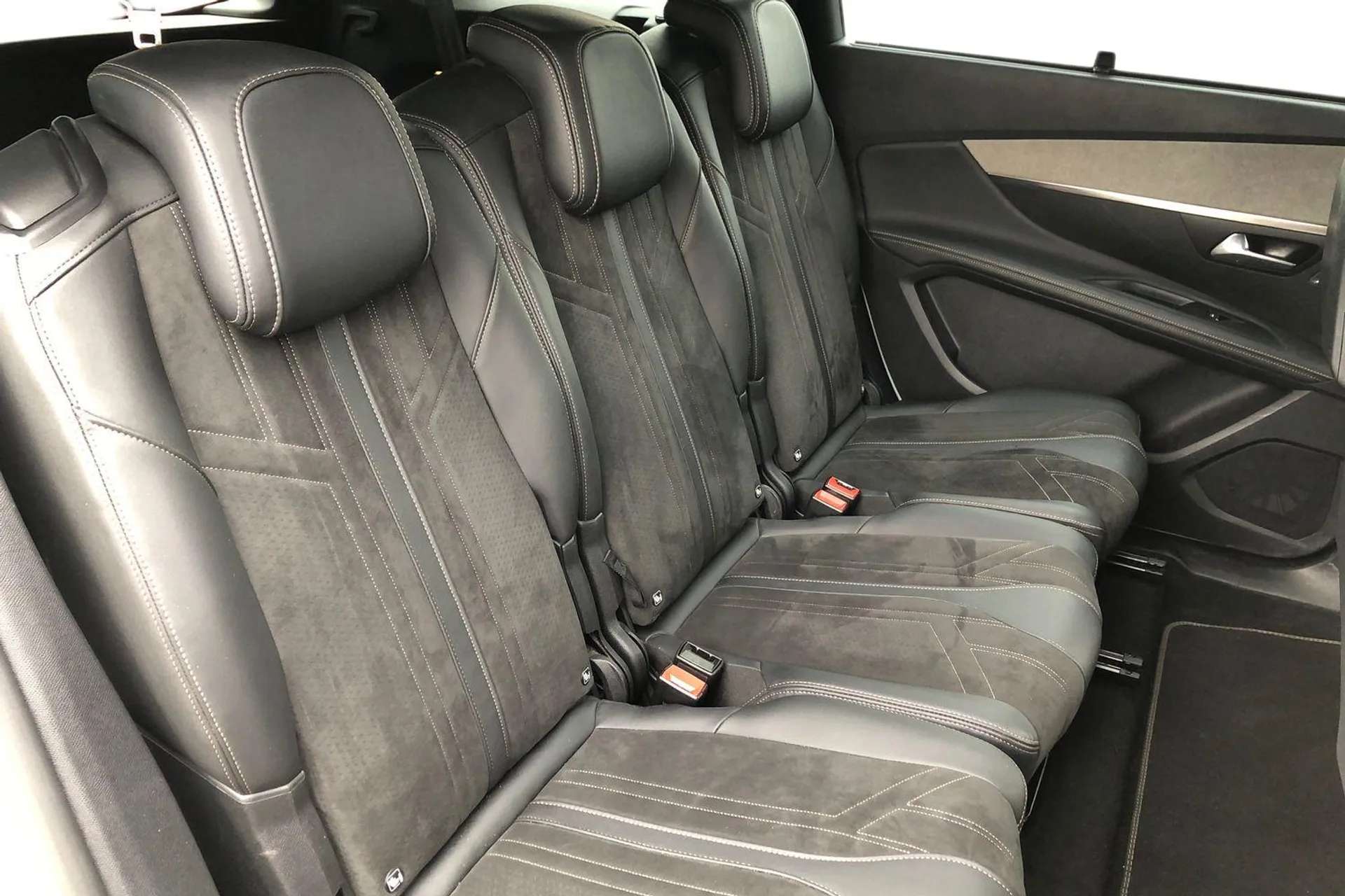 2021 PEUGEOT 5008 2021 PEUGEOT 5008