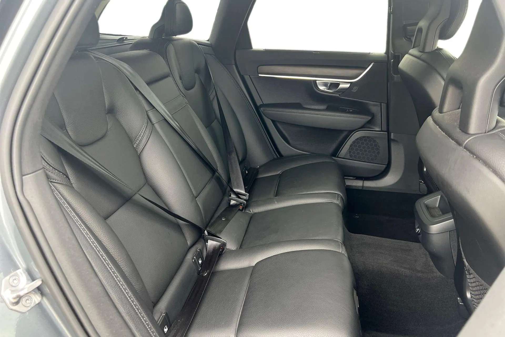 2018 VOLVO V90 2018 VOLVO V90