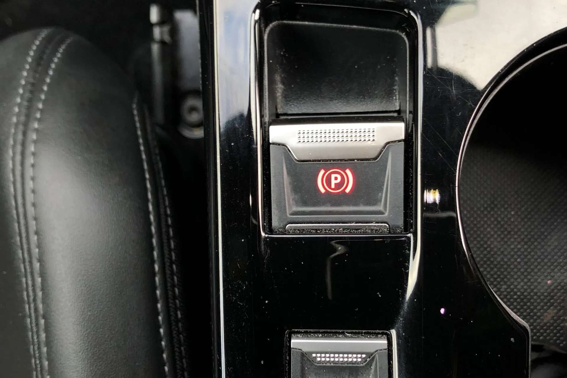 2020 PEUGEOT 2008 2020 PEUGEOT 2008