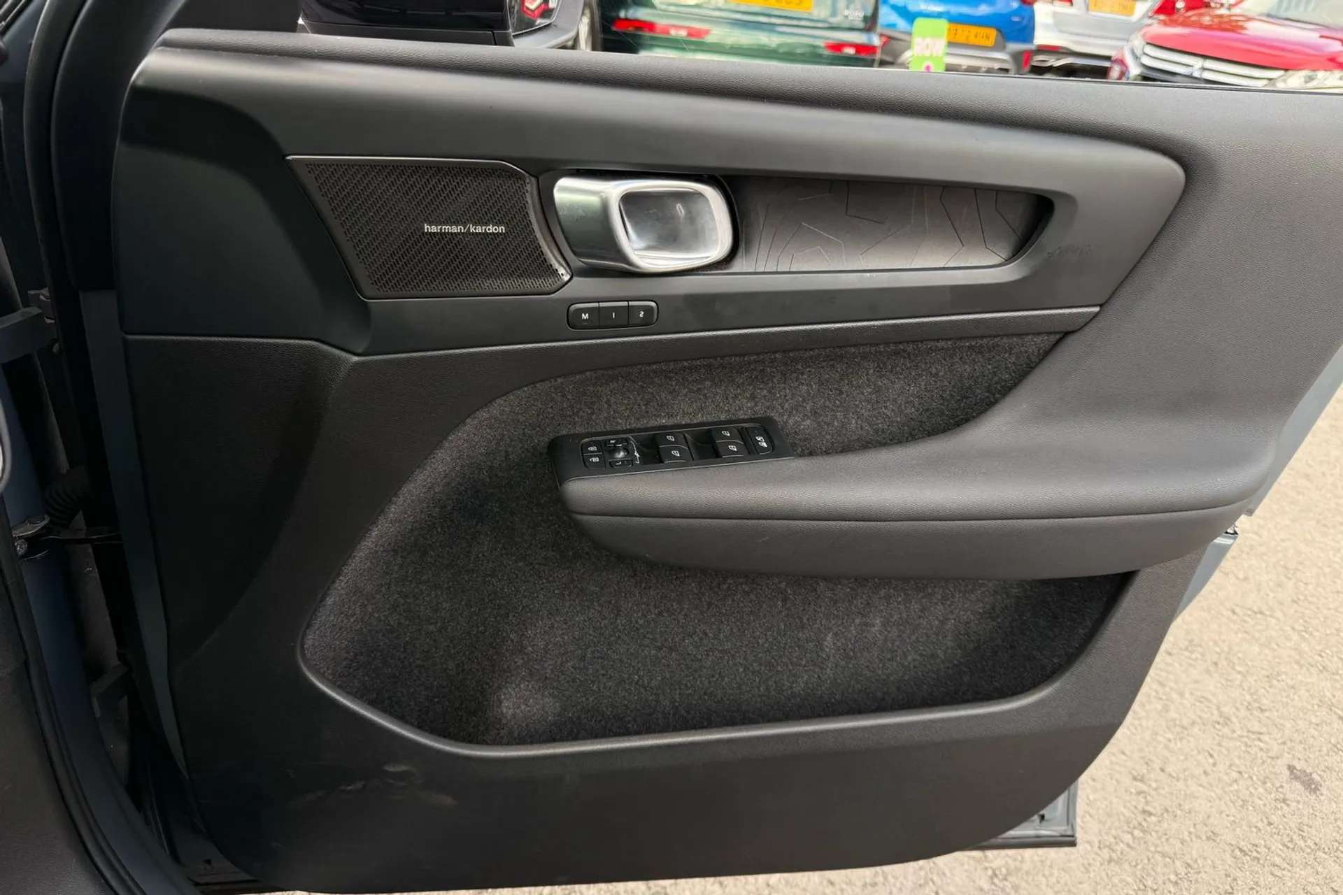 2023 VOLVO C40 2023 VOLVO C40