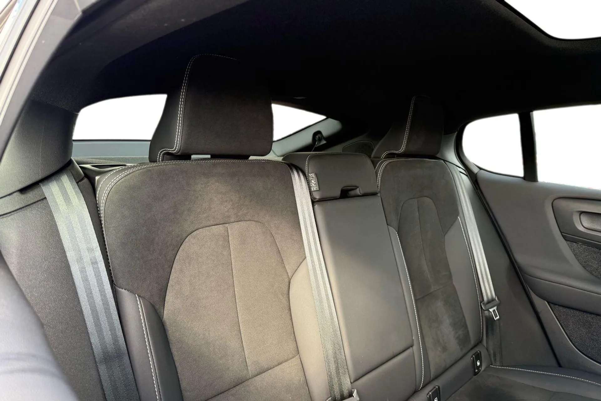 2023 VOLVO C40 2023 VOLVO C40