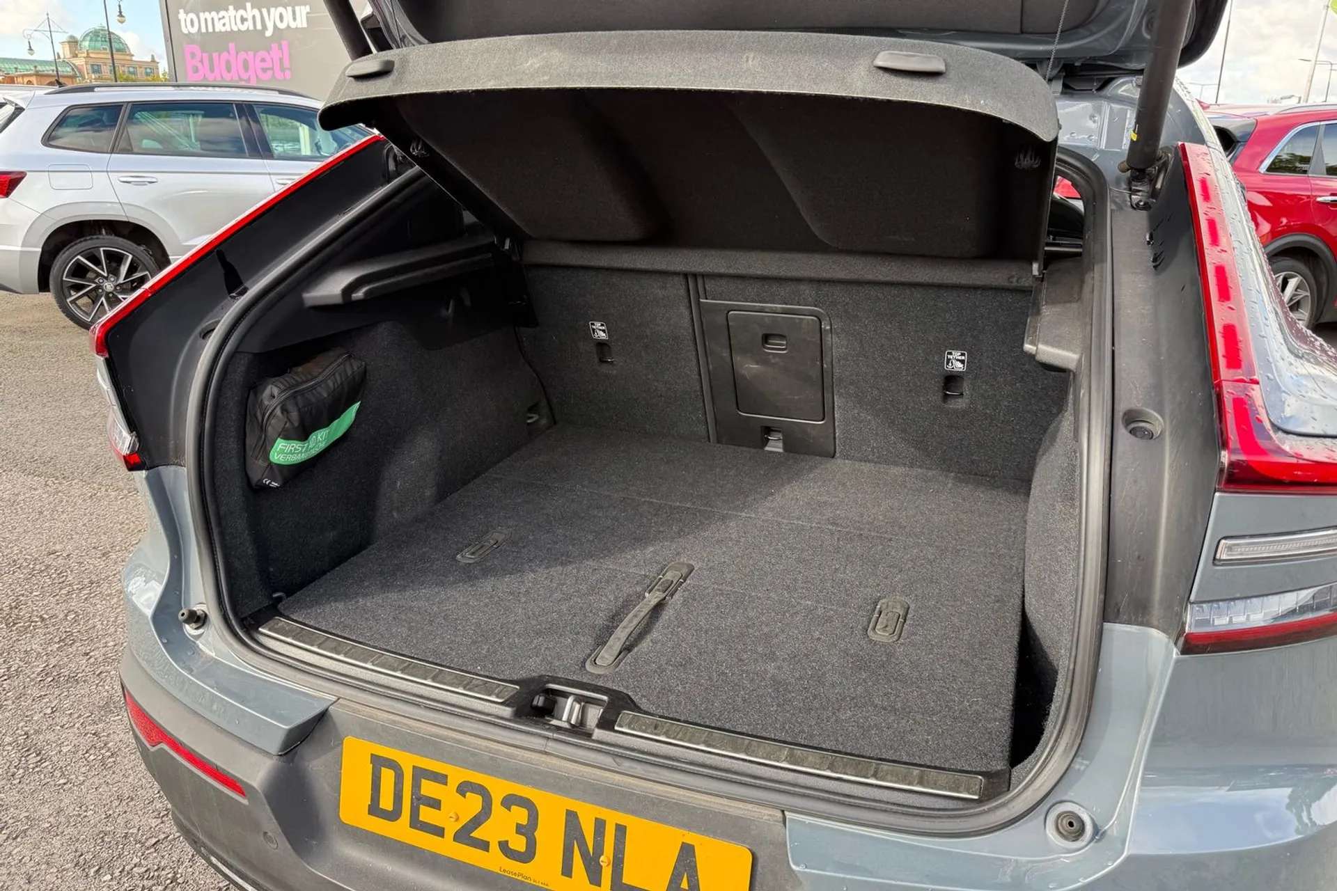 2023 VOLVO C40 2023 VOLVO C40