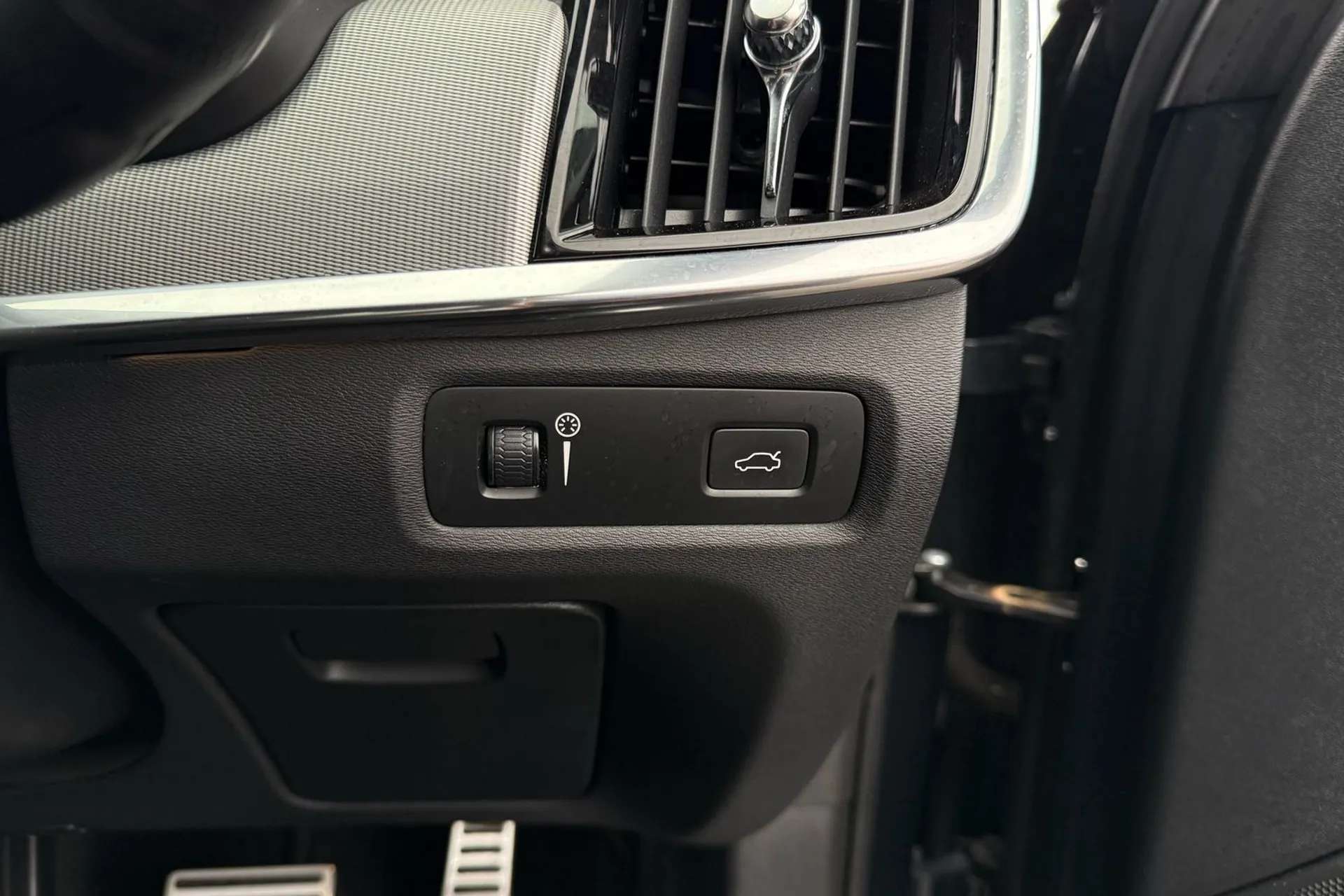 2019 VOLVO V90 2019 VOLVO V90