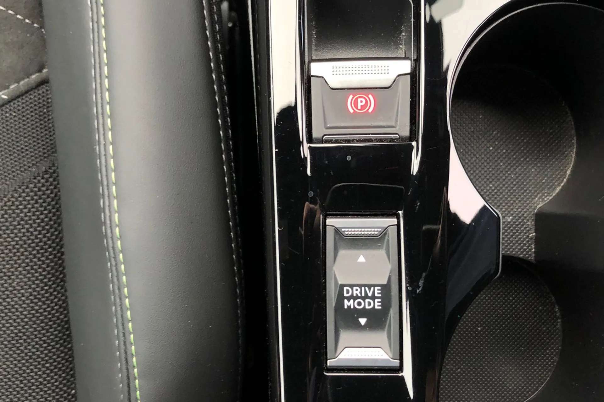 2022 PEUGEOT 2008 2022 PEUGEOT 2008