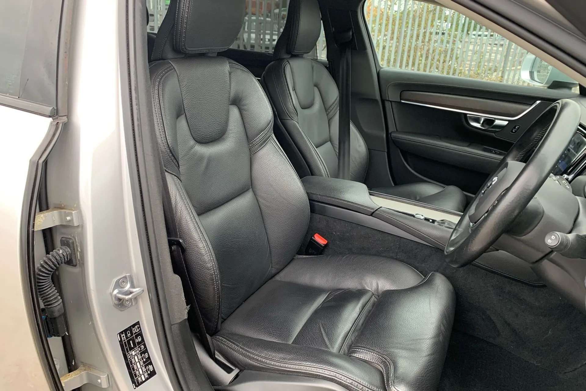 2020 VOLVO V90 2020 VOLVO V90