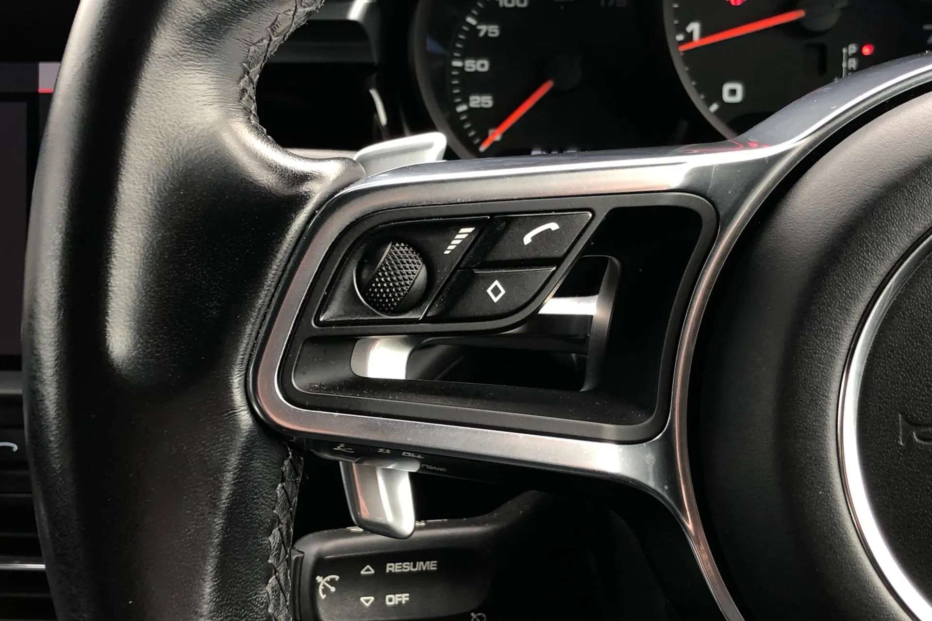 2018 PORSCHE MACAN 2018 PORSCHE MACAN