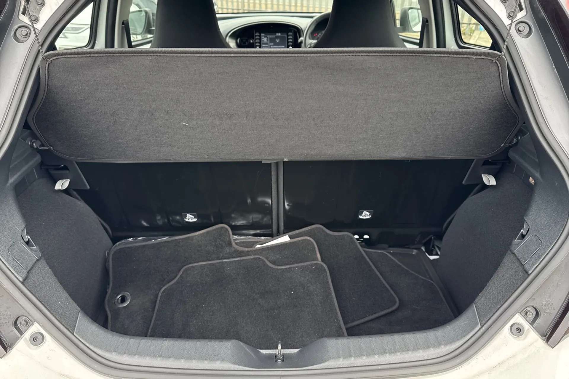 2023 TOYOTA AYGO X 2023 TOYOTA AYGO X