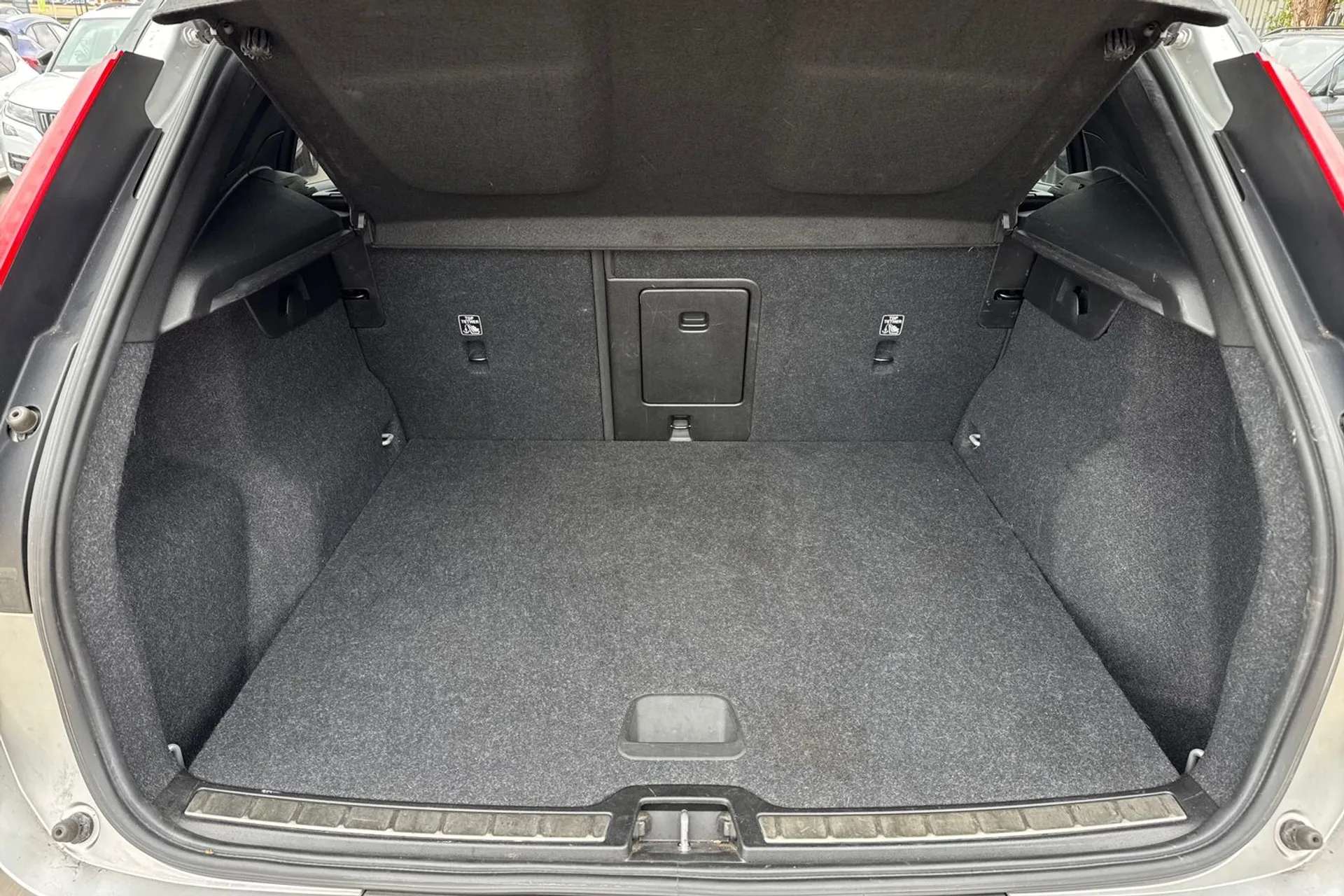 2019 VOLVO XC40 2019 VOLVO XC40