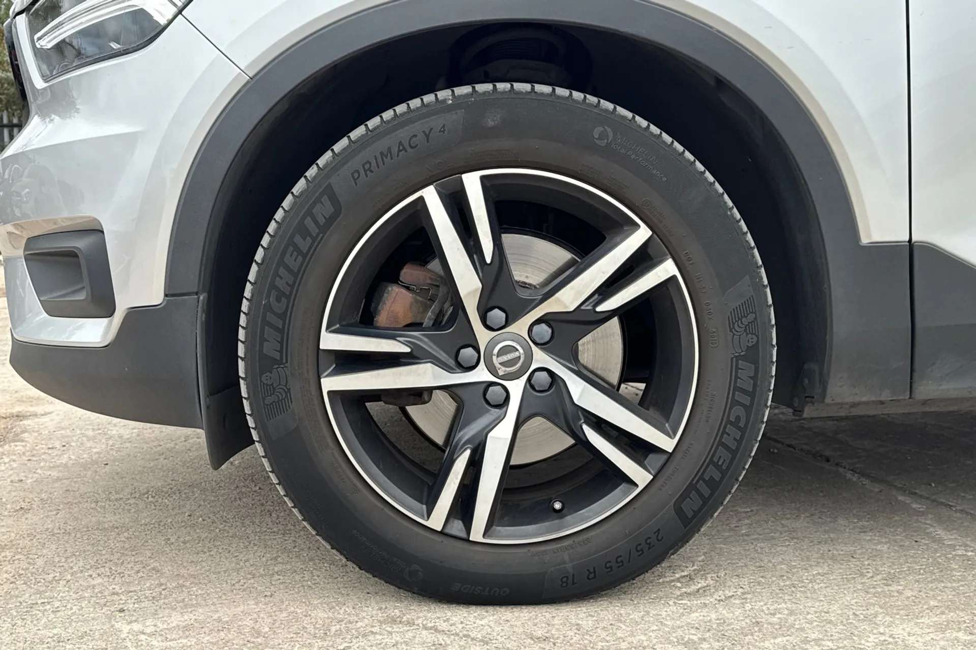 2019 VOLVO XC40 2019 VOLVO XC40