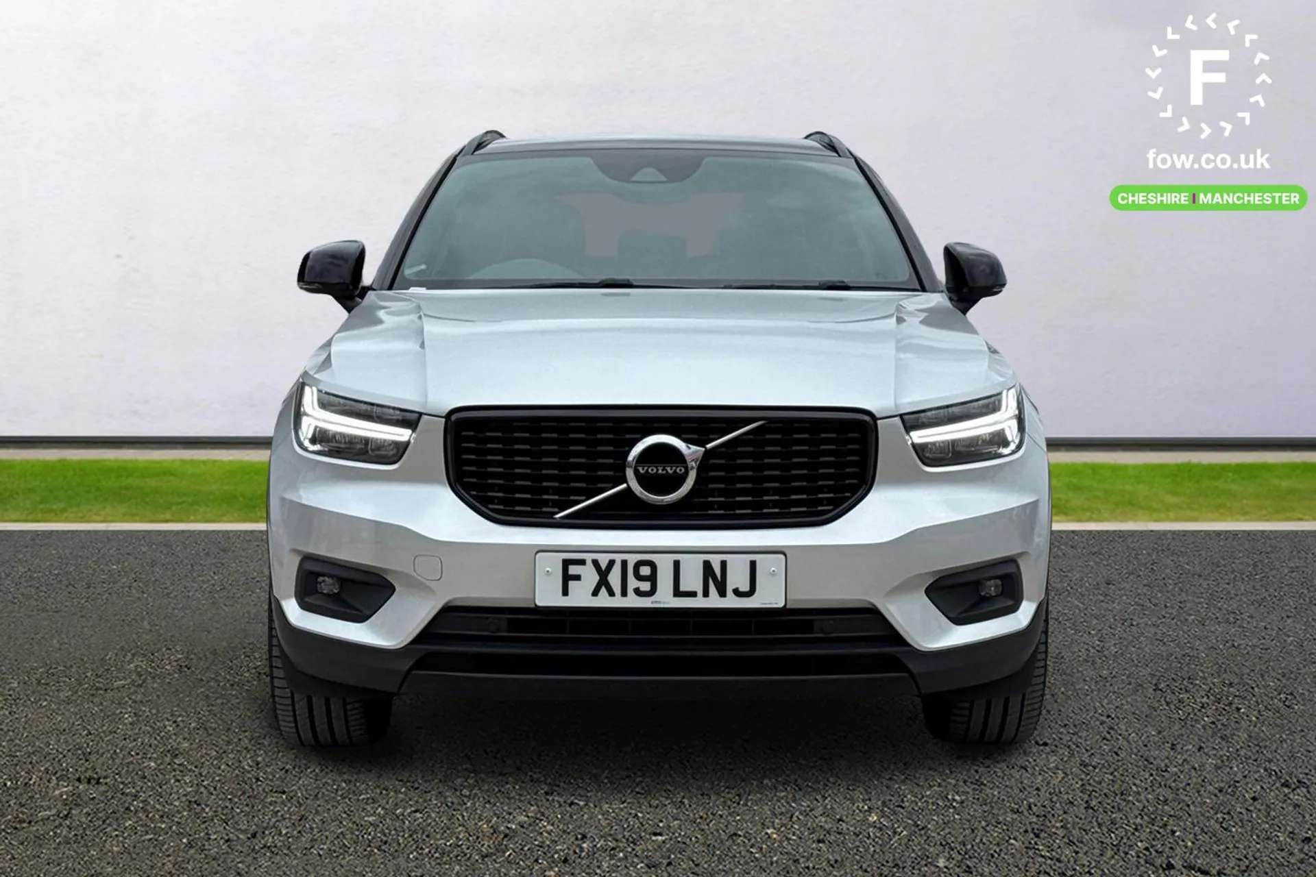2019 VOLVO XC40 2019 VOLVO XC40