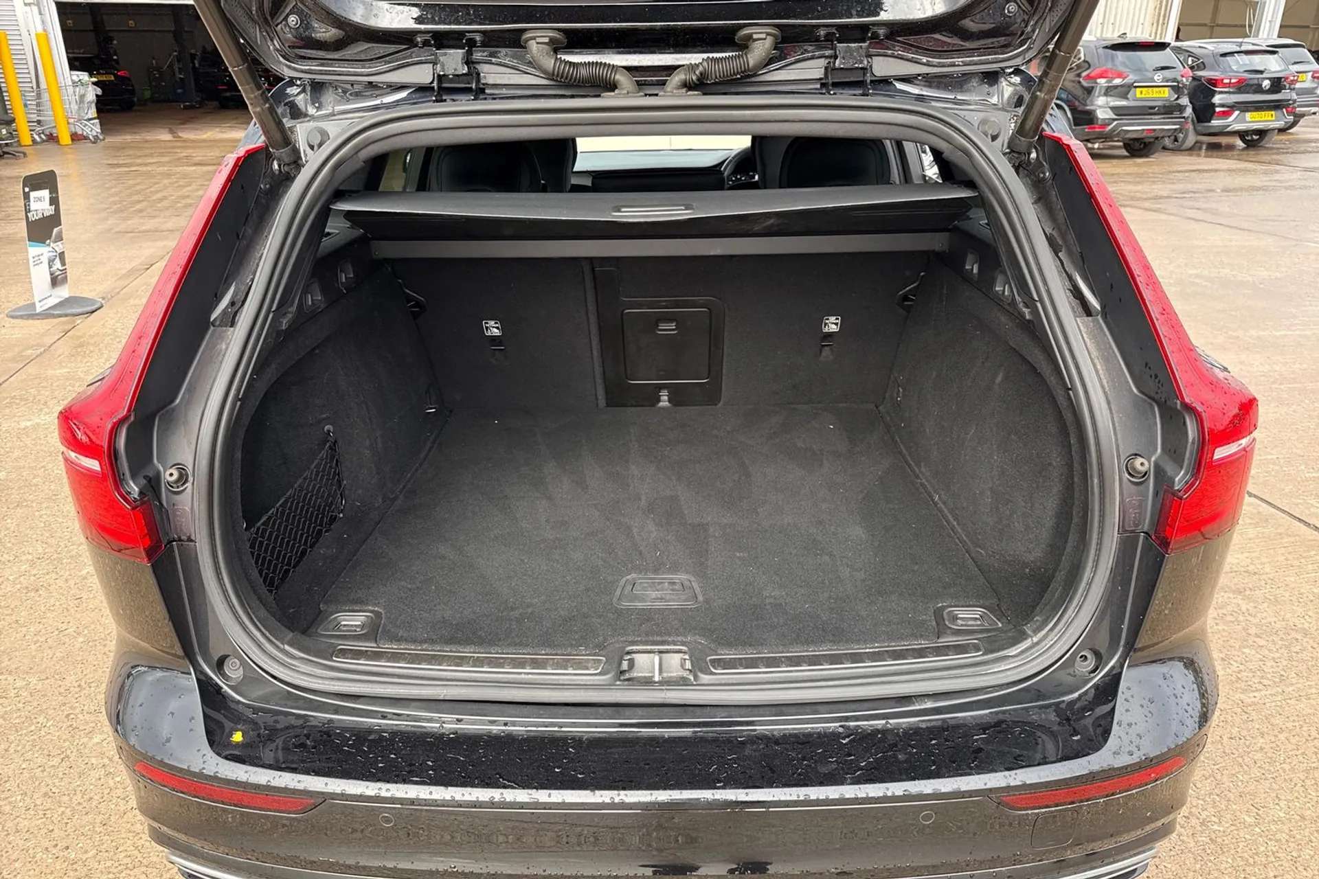 2021 VOLVO V60 2021 VOLVO V60