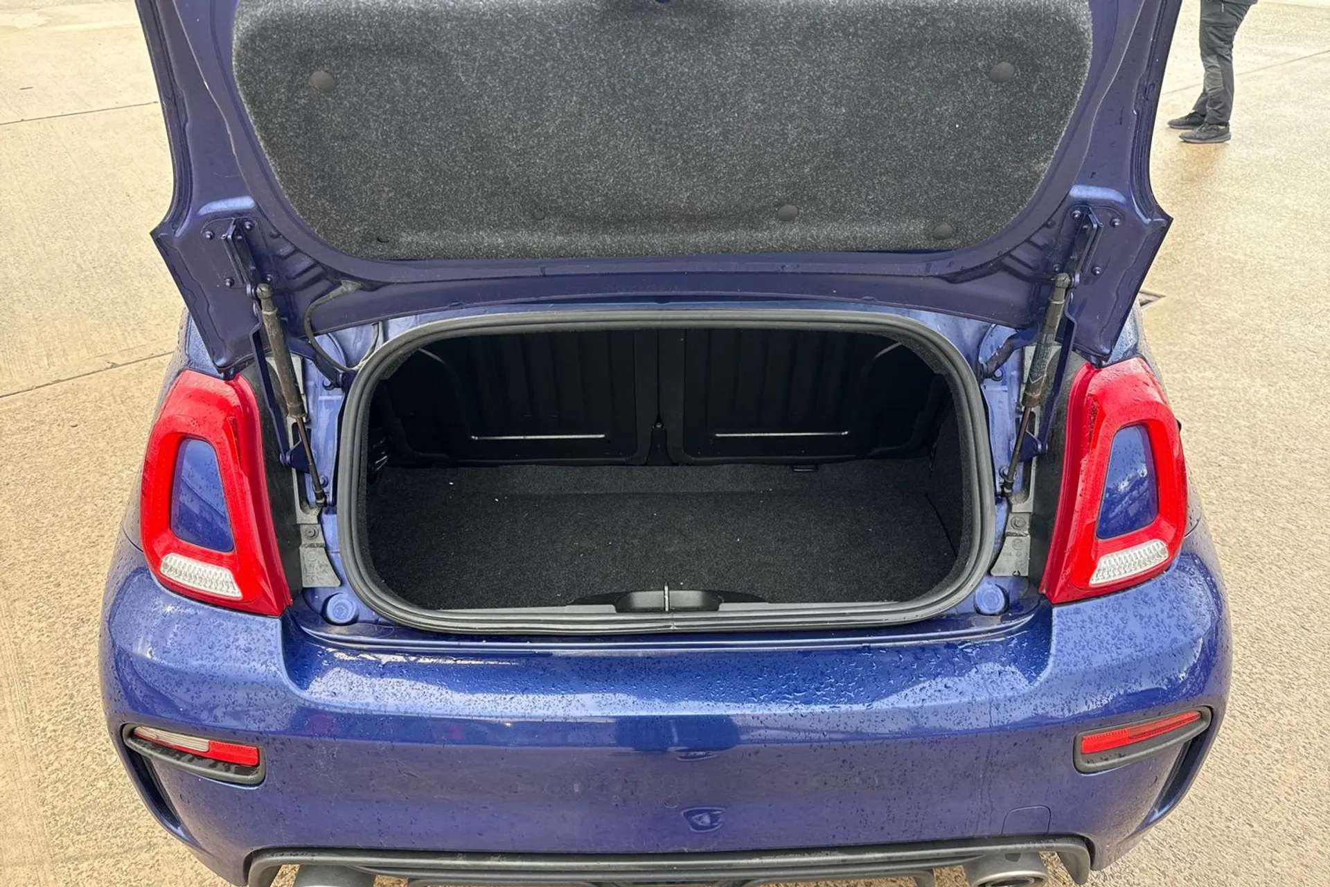 2017 ABARTH 595 2017 ABARTH 595