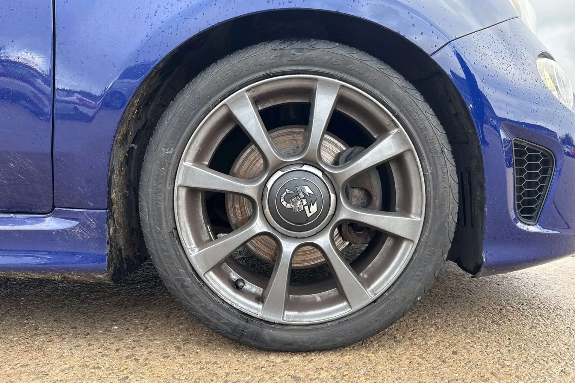 2017 ABARTH 595 2017 ABARTH 595