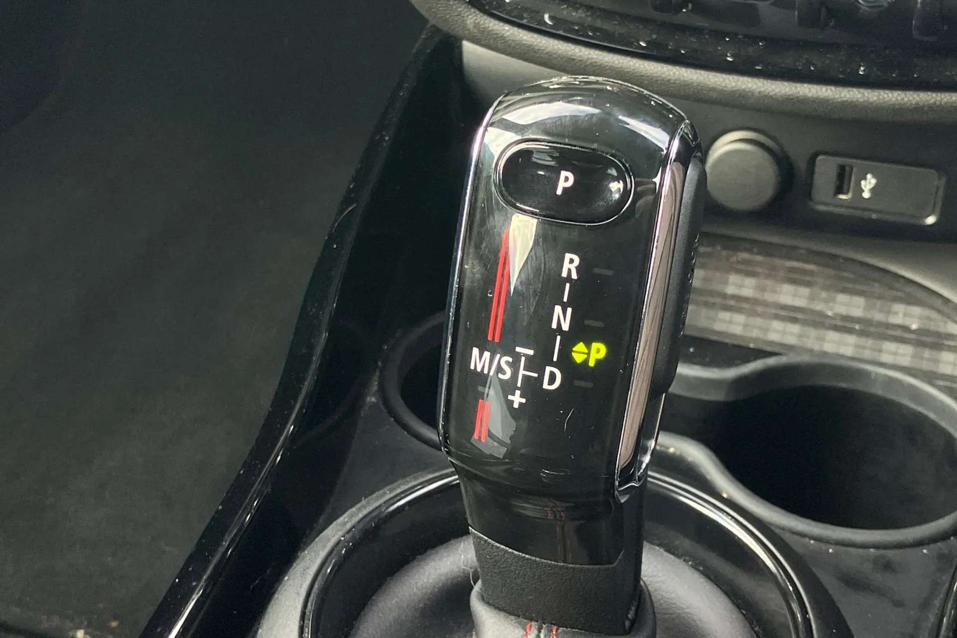 2019 MINI CLUBMAN 2019 MINI CLUBMAN