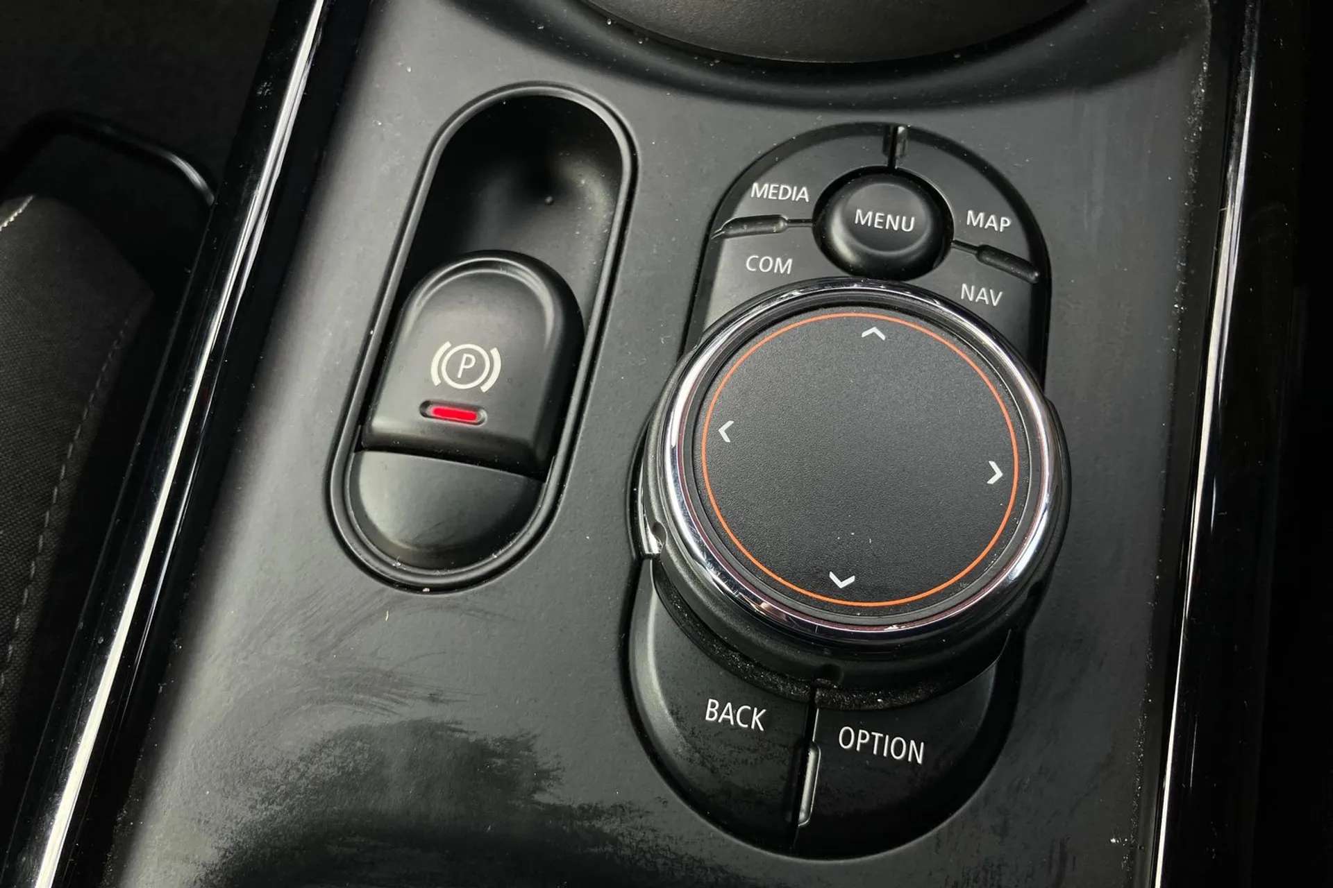 2019 MINI CLUBMAN 2019 MINI CLUBMAN