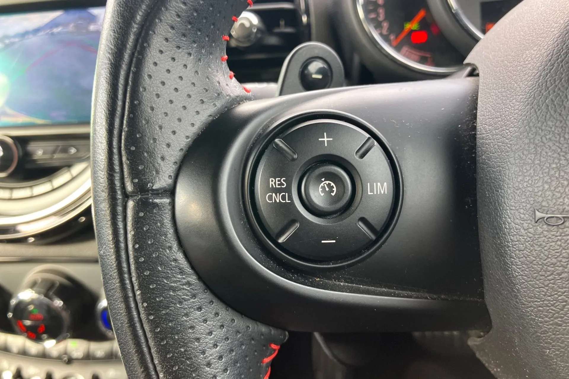 2019 MINI CLUBMAN 2019 MINI CLUBMAN