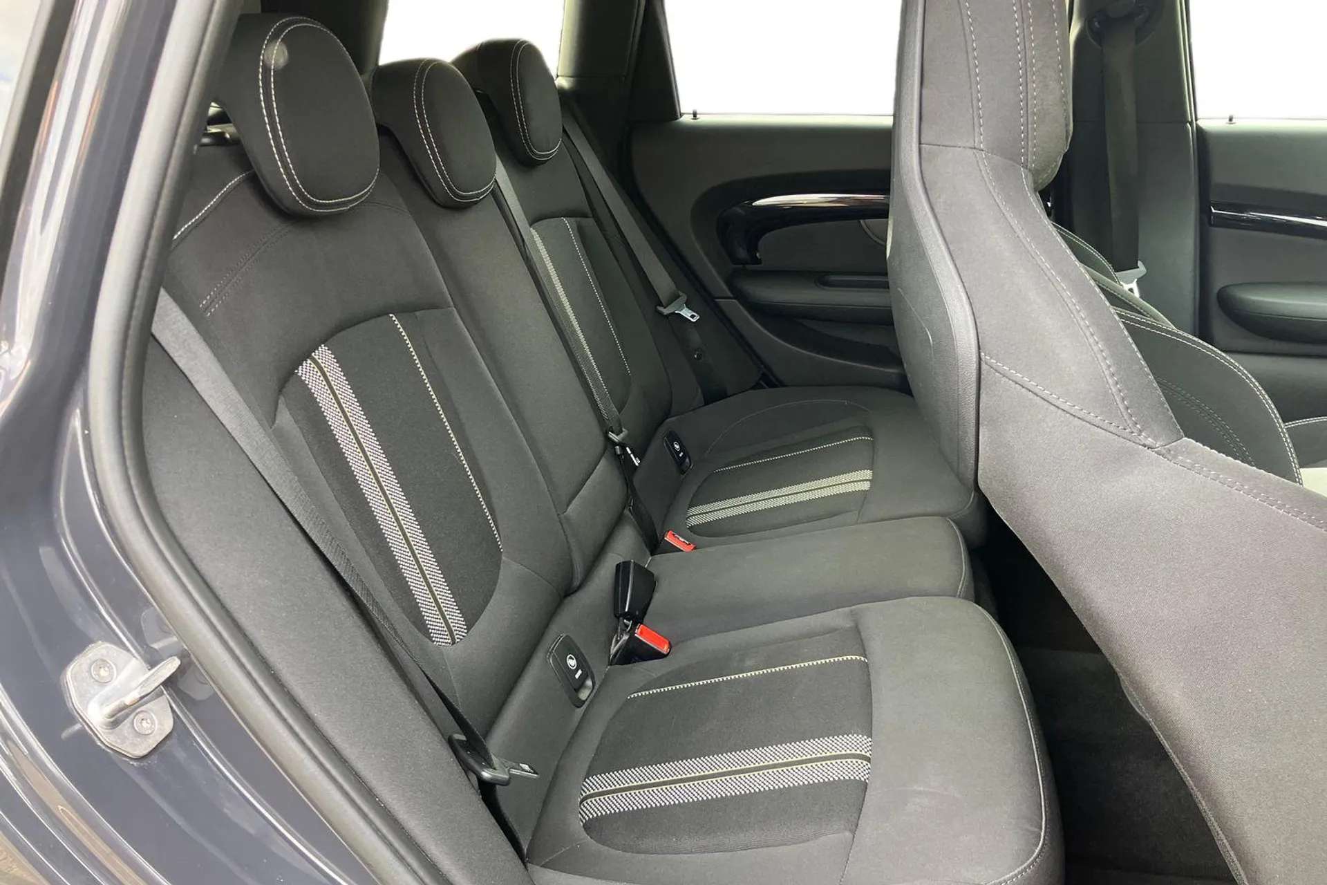 2019 MINI CLUBMAN 2019 MINI CLUBMAN