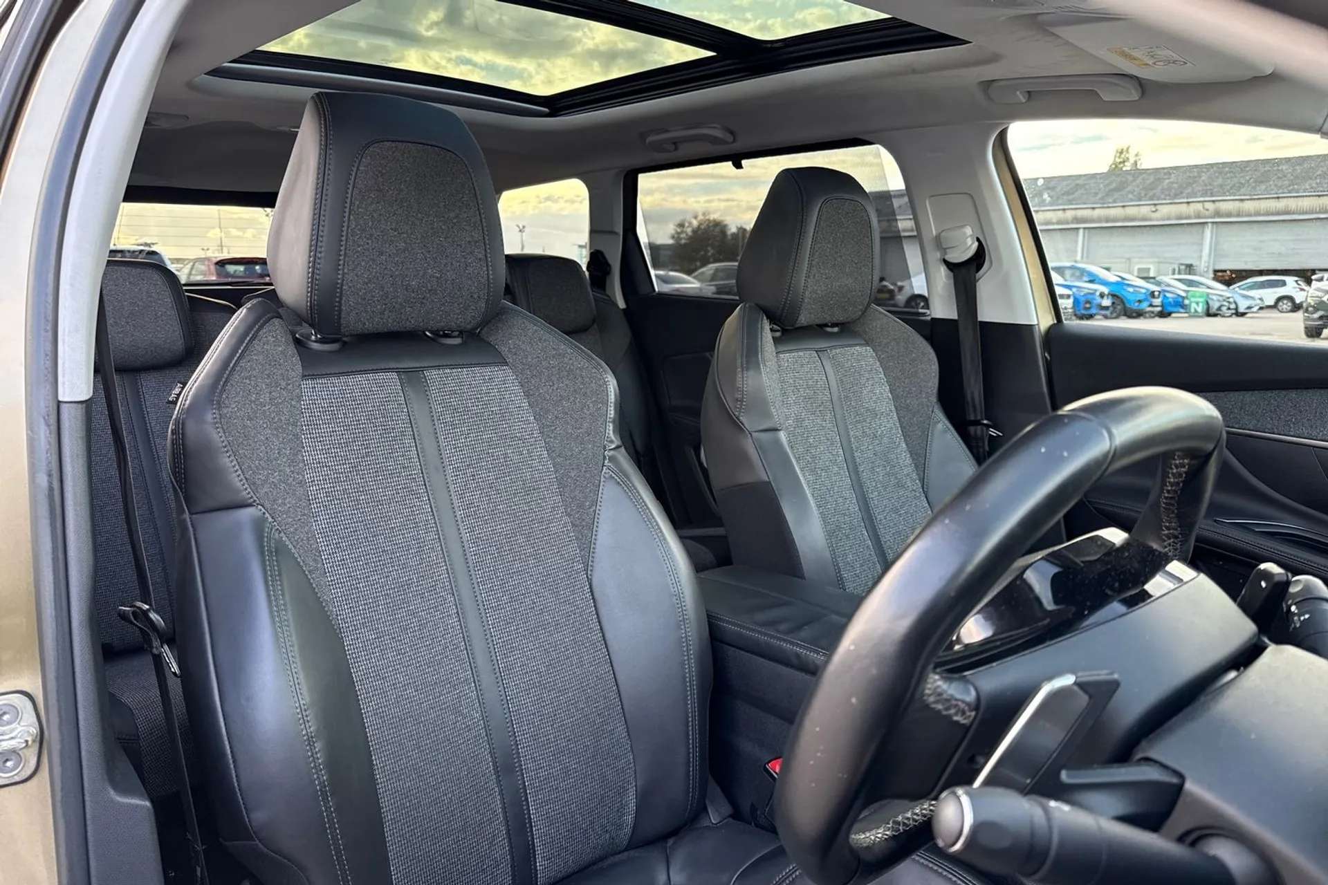 2018 PEUGEOT 5008 2018 PEUGEOT 5008