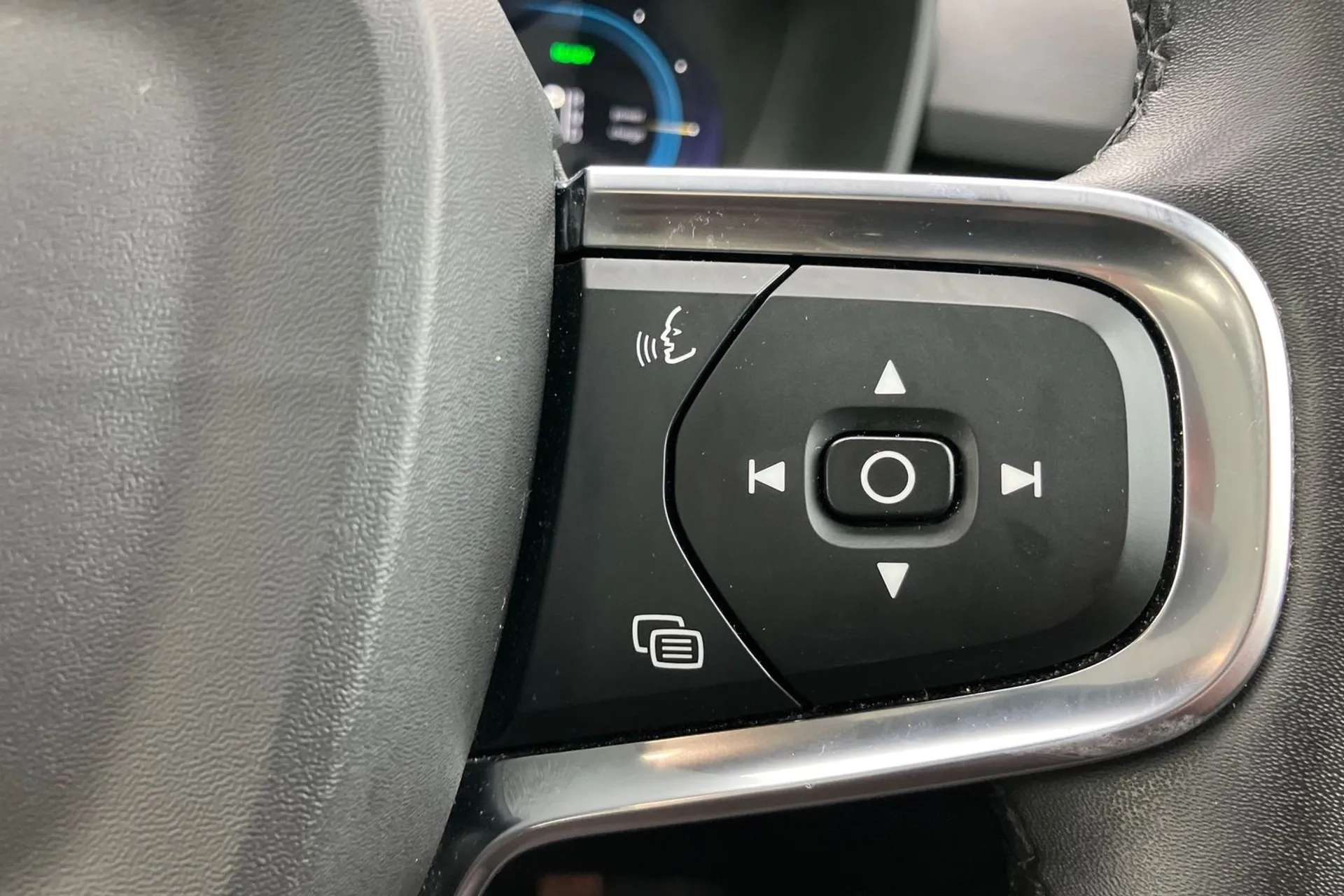 2022 VOLVO C40 2022 VOLVO C40