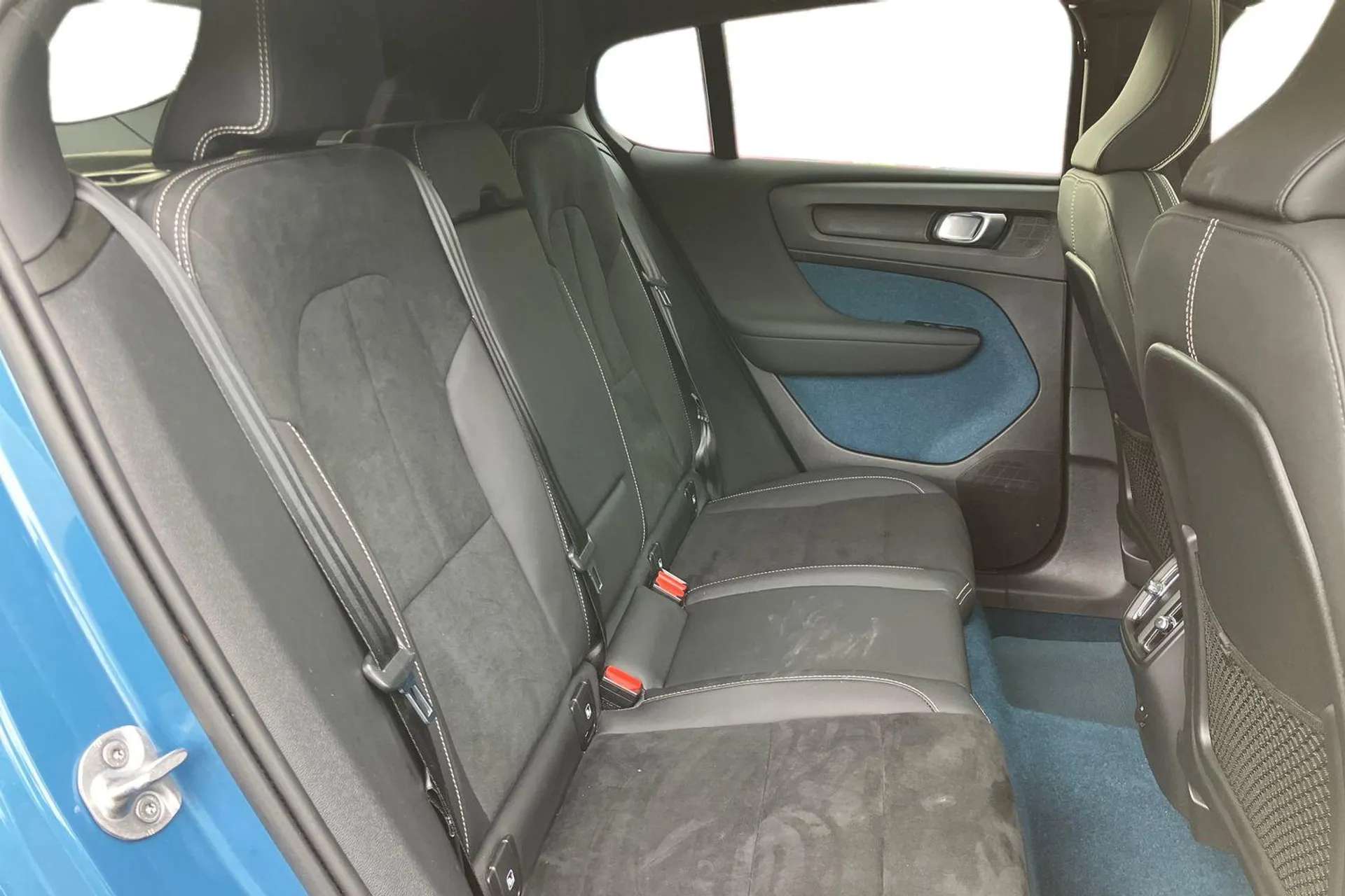 2022 VOLVO C40 2022 VOLVO C40